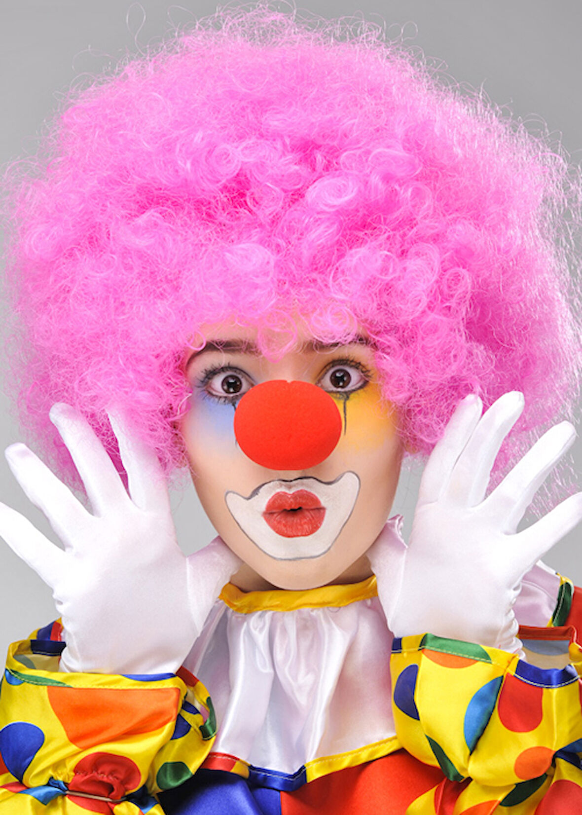 Pembe Renk Kıvırcık Afro Bonus Peruk Takma Saç ve Kırmızı Burun Seti (5263)