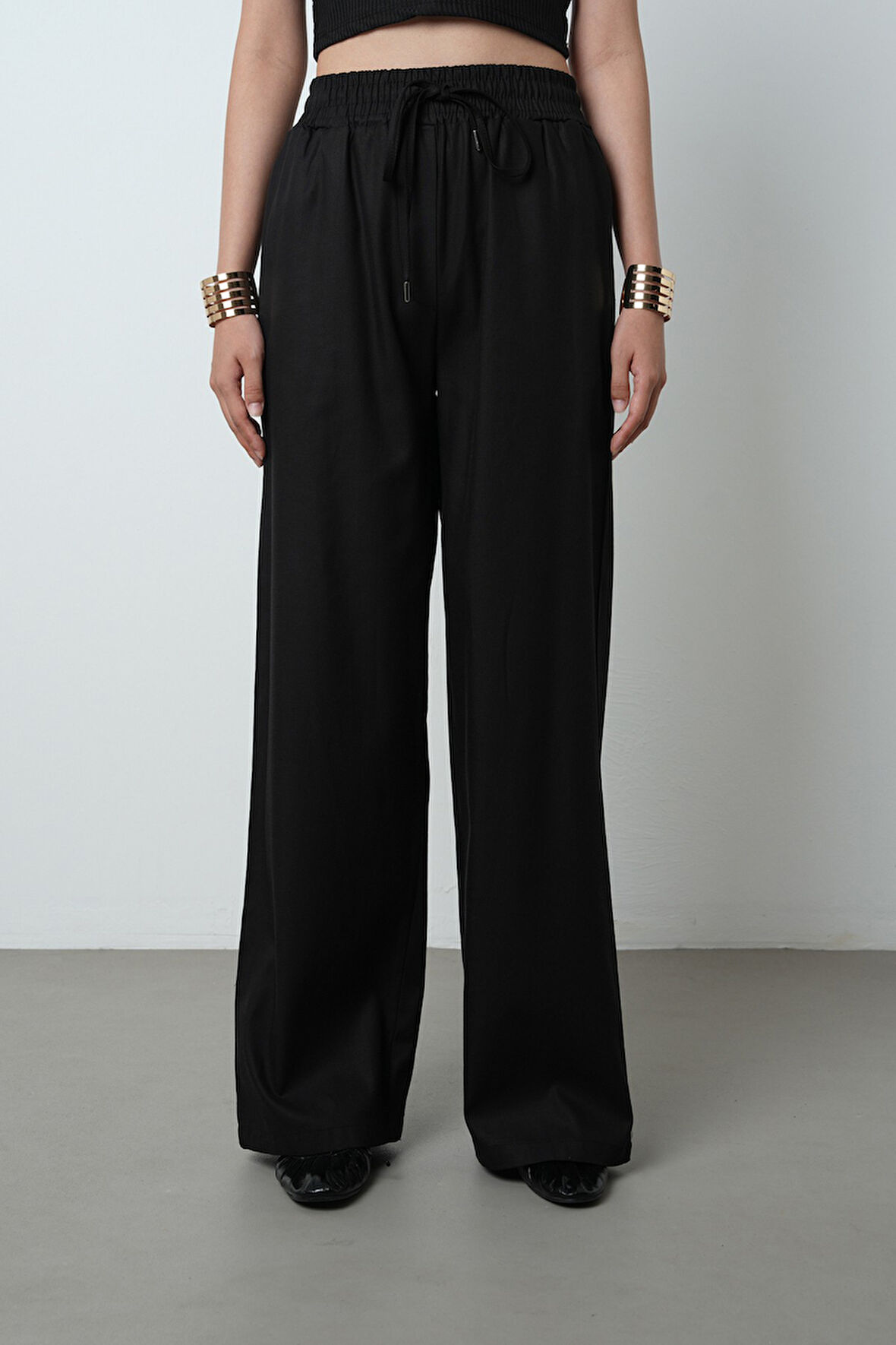 Kadın Bol Paça Beli Lastikli Düz Renk Pantolon