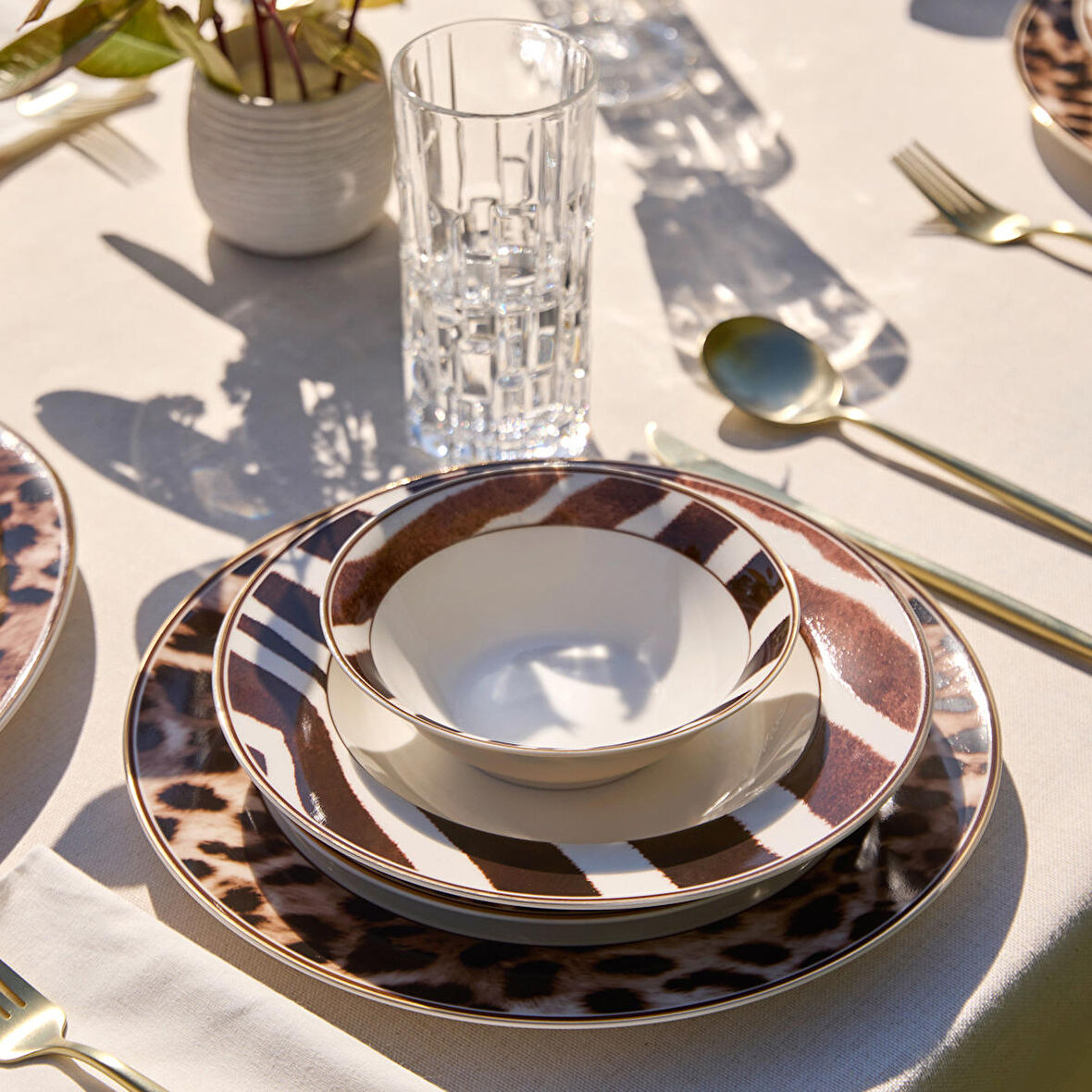 Karaca Elegance Bone Grove 56 Parça 12 Kişilik Yemek Takımı