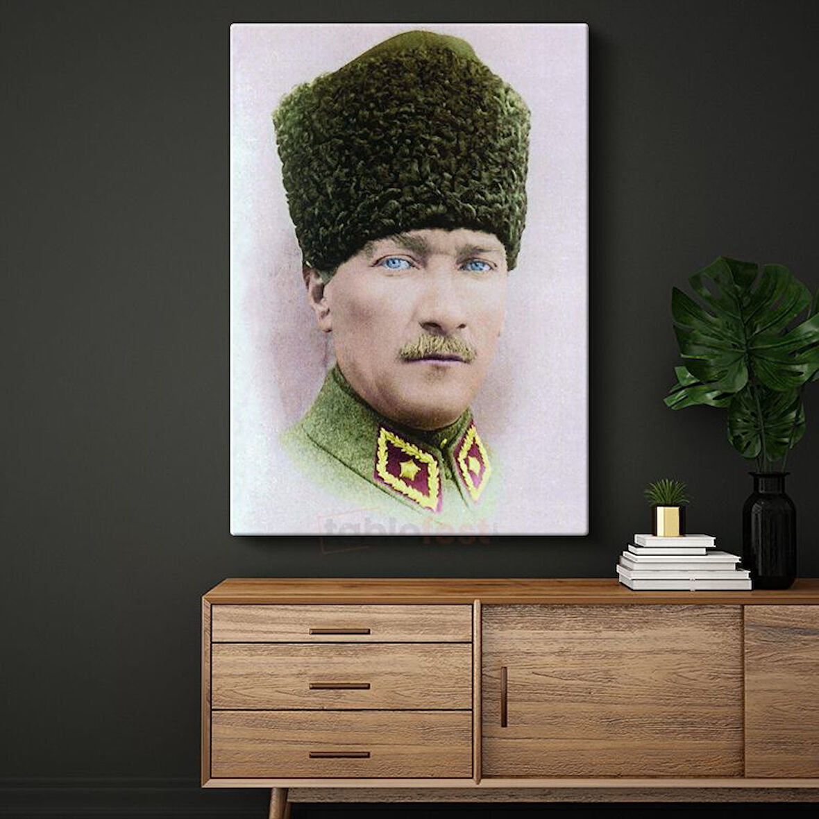 Yeşil Kalpaklı Atatürk - Askeri Üniforma Portresi Kanvas Tablo