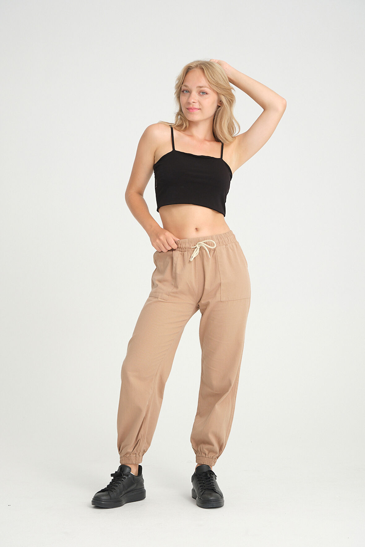 2D2B Kadın Basic Beli ve Paçası Lastikli Rahat Kalıp Gabardin Kumaş Jogger Pantolon