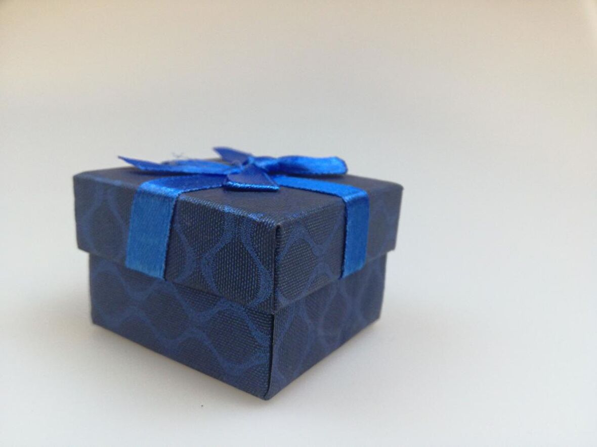 KUTU MİNİK LACİVERT 5CM X 5CM X 3CM