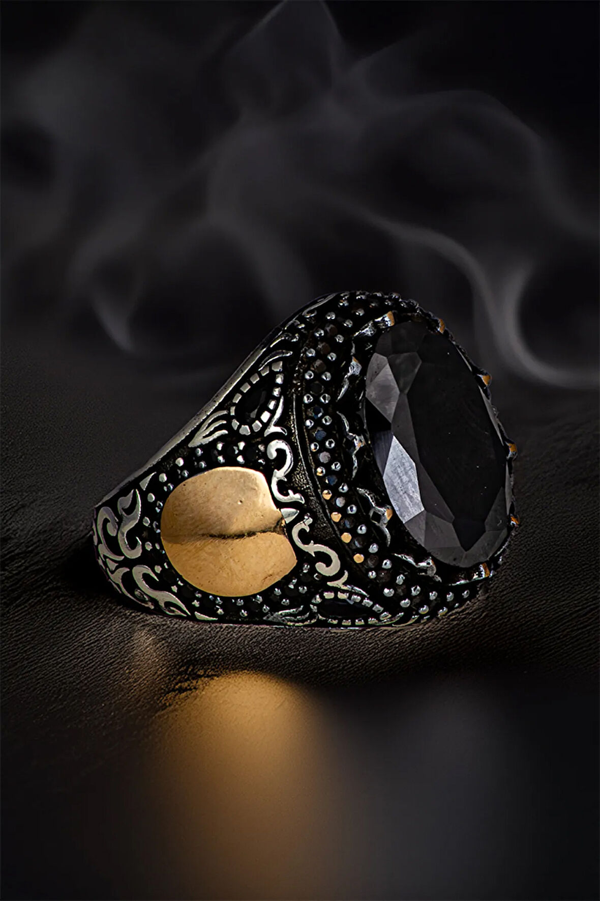 Erkek Siyah Zirkon Taşlı Harf Yazılabilir Model 925 Ayar Gümüş Yüzük