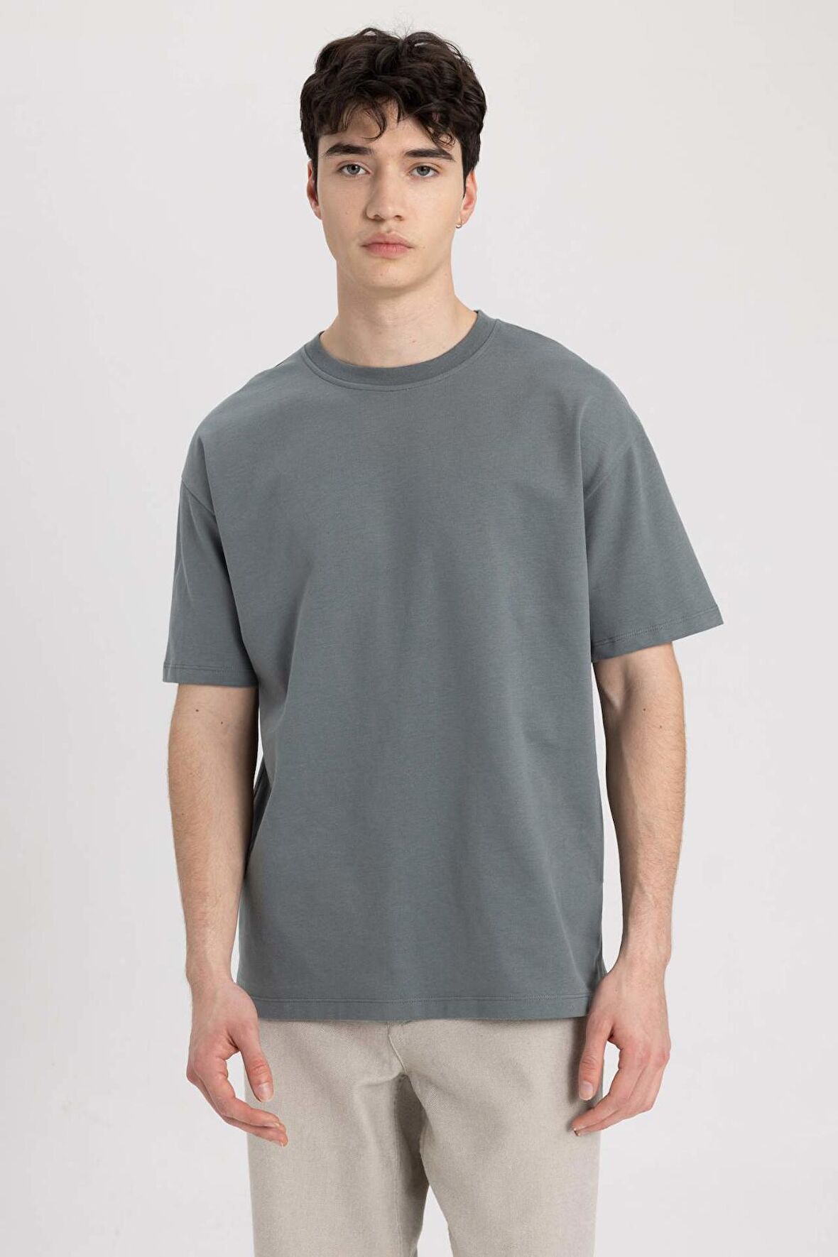 DeFacto Boxy Fit Bisiklet Yaka Kısa Kollu Tişört C5277AX24SPGN463