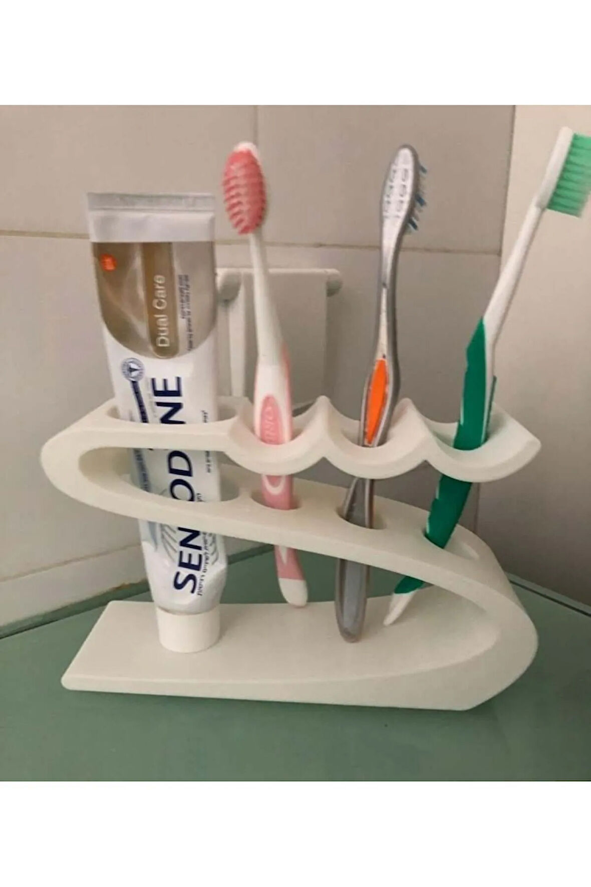 Plastik Diş Fırçalık - Hafif ve Dayanıklı Tasarım
