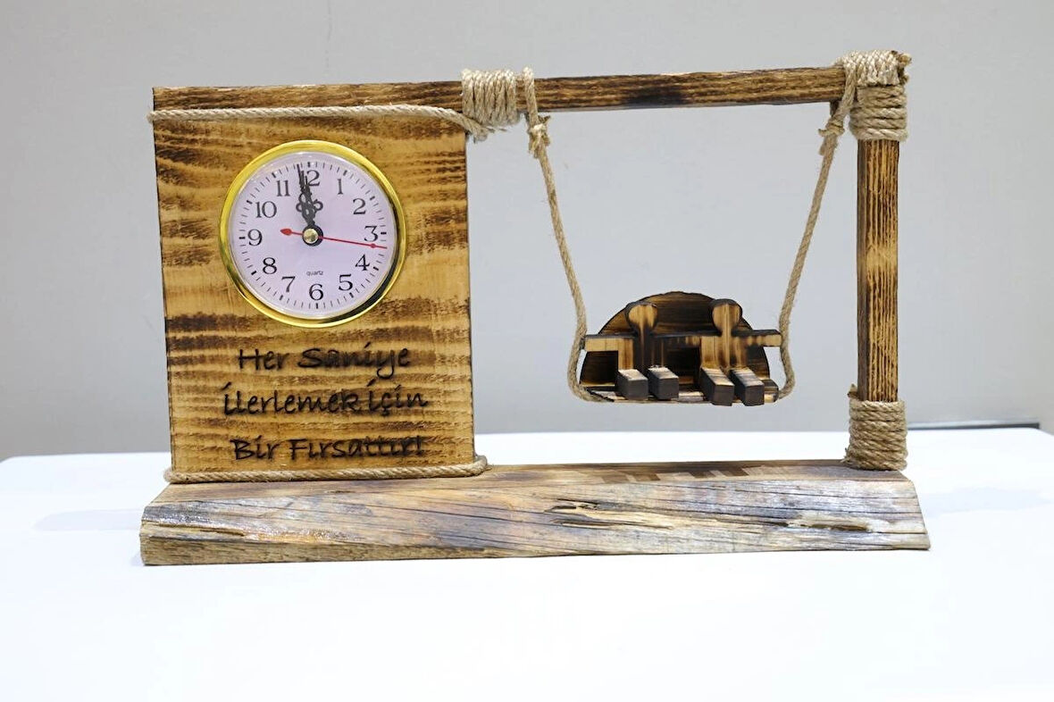  El Yapımı Ahşap Salıncaklı Masa Saati