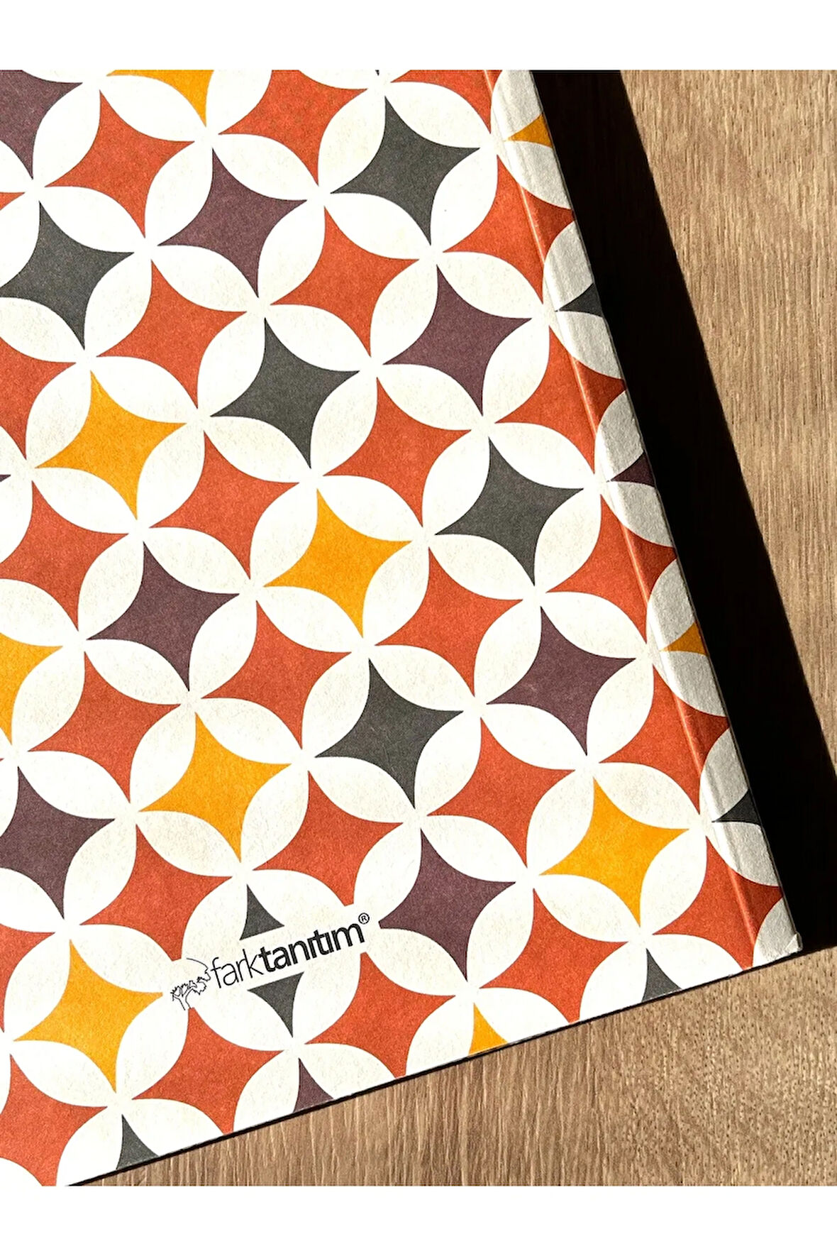 Amerikan Cilt, A5 Kareli Defter, 64 Yaprak, 90gr. Ivory Kağıt (DESENLİ KAPAK TASARIMI)