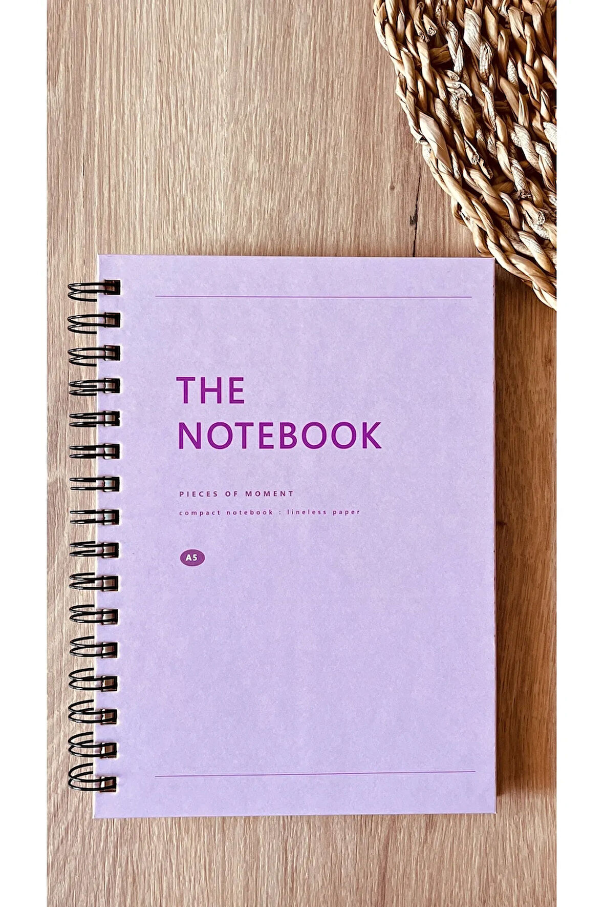Sert Mukavva Kapaklı Spiralli 80 Yaprak Çizgisiz A5 Defter (Baby Pink Kapak Rengi)