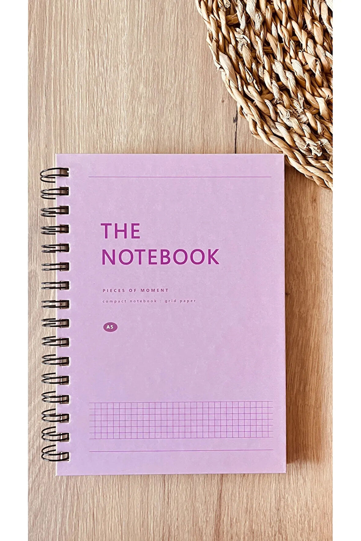 Sert Mukavva Kapaklı Spiralli 80 Yaprak Kareli A5 Defter (Baby Pink Kapak Rengi)