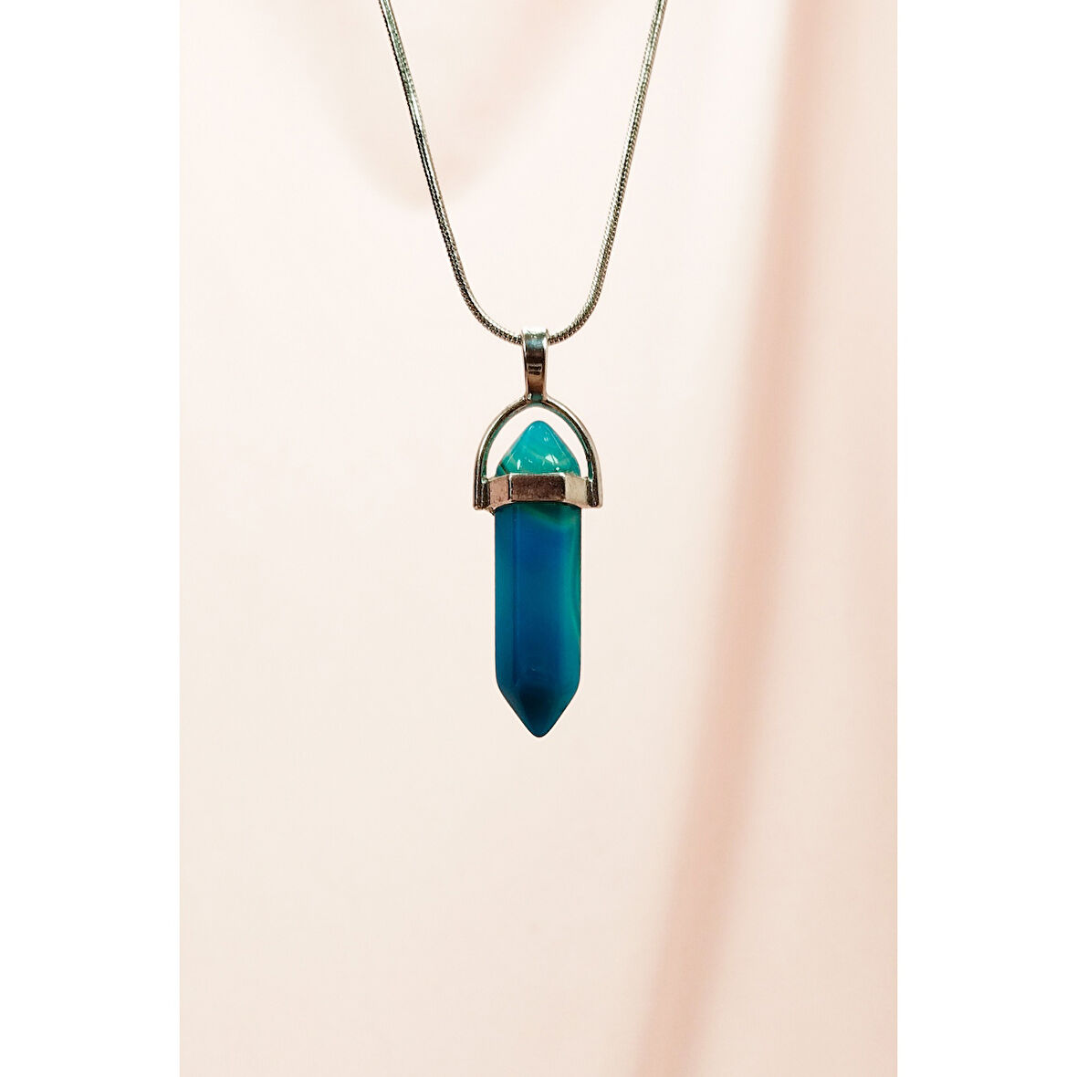 Aquamarin Doğal Taşı Zincirli El Yapımı Tasarımlı Kolye Uç: 3,5 cm Zincir: 20 cm Kutulu