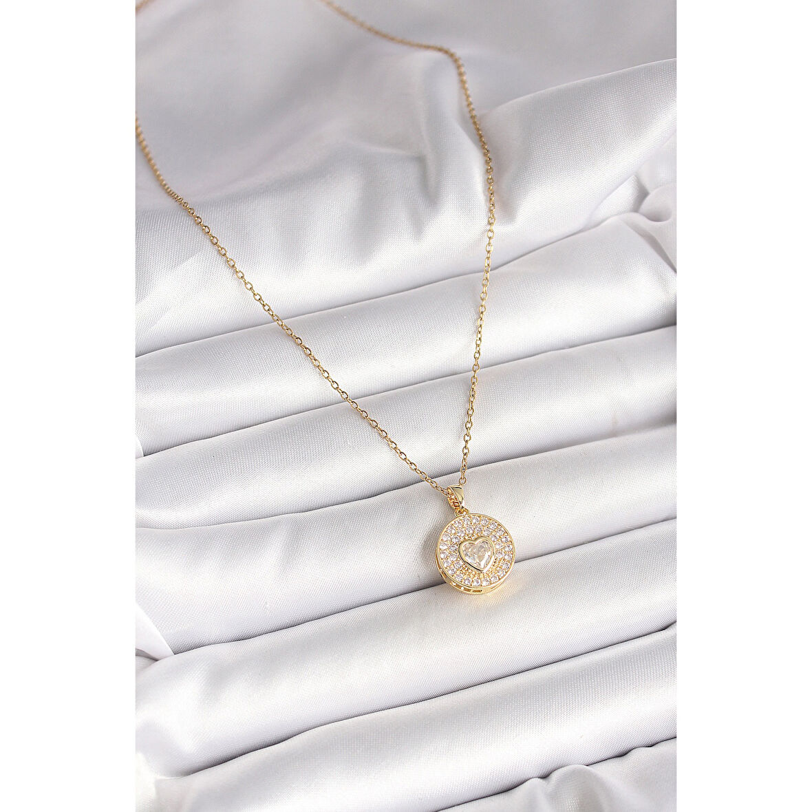 316L Çelik Gold Renk Zincir Madalyon Zirkon Taşlı Kalp Model Kadın Kolye