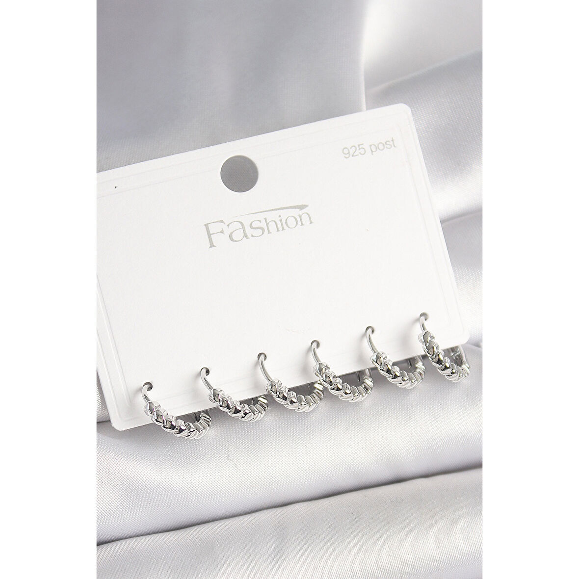 925 Ayar Gümüş Çivi Pirinç Gümüş Renk Kalp İşlemeli Halka Model Kadın Küpe Seti