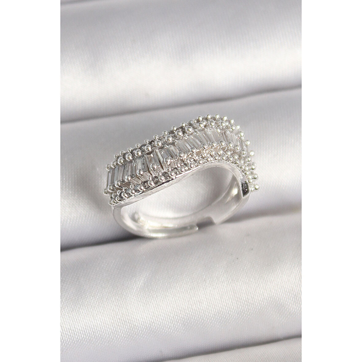 Pirinç Gümüş Renk Su Yolu Zirkon Dalga Model Ayarlanabilir Kadın Yüzük