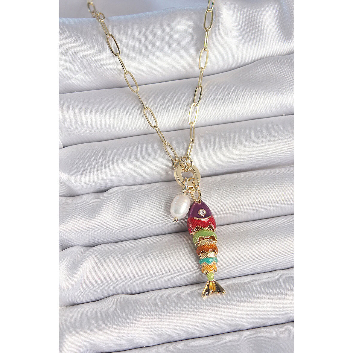 İnci Detaylı Zirkon Taşlı Rainbow Balık Figürlü Gold Renk Pirinç Kolye