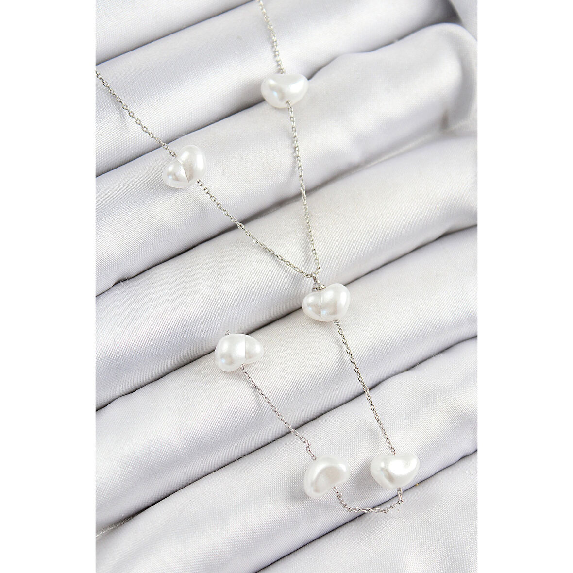 316L Çelik İncili Kalp Figürlü Y Model Gümüş Renk Kadın Kolye