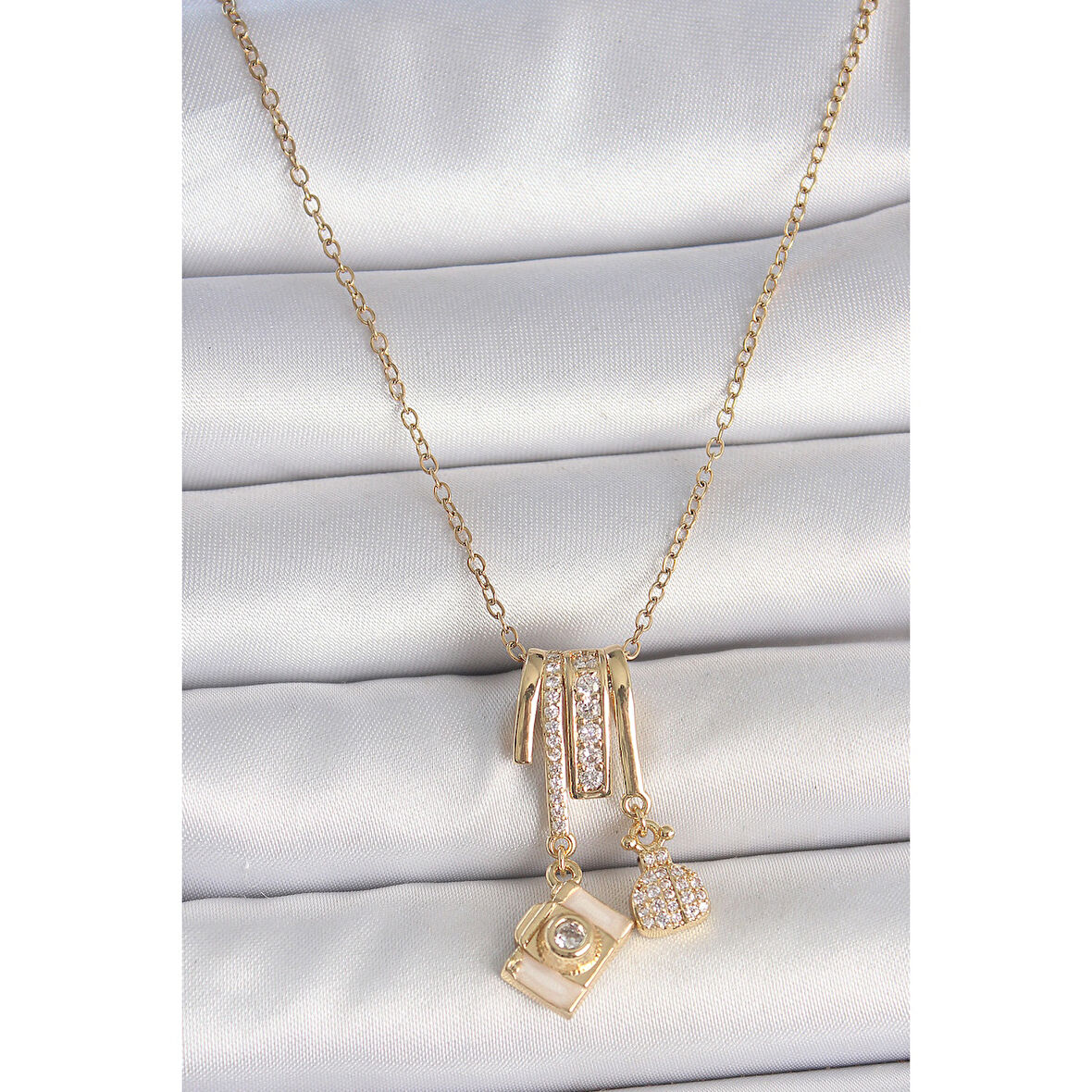 316L Çelik Gold Renk Zirkon Taşlı Sallantı Fotoğraf Makinası Figür Charm Kadın Kolye