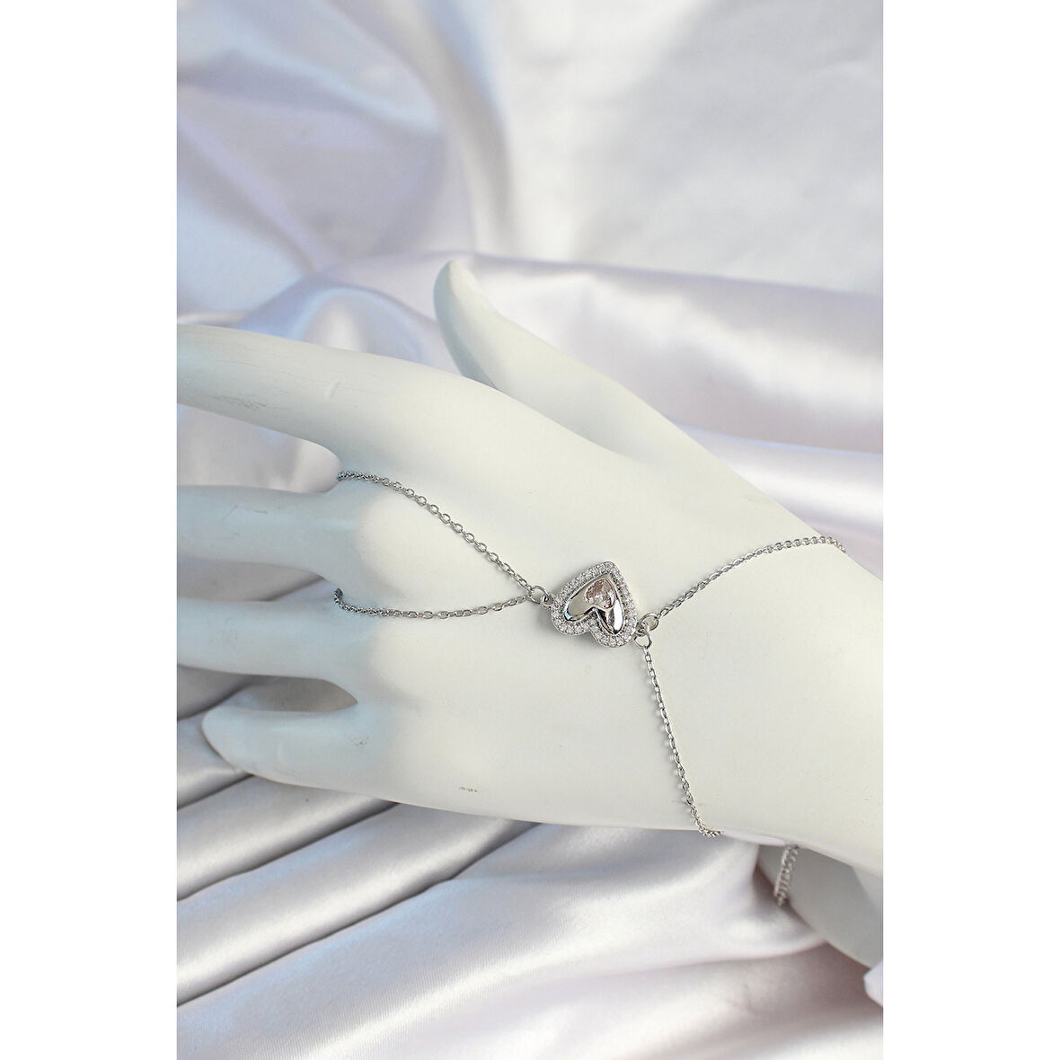 316L Çelik Zincirli Gümüş Renk Kalp Figürlü Zirkon Taşlı Şahmeran