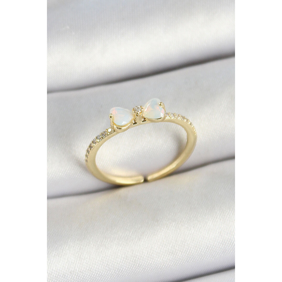 Pirinç Fiyonk Figürlü Zirkon Taşlı Gold Renk Ayarlanabilir Kadın Yüzük