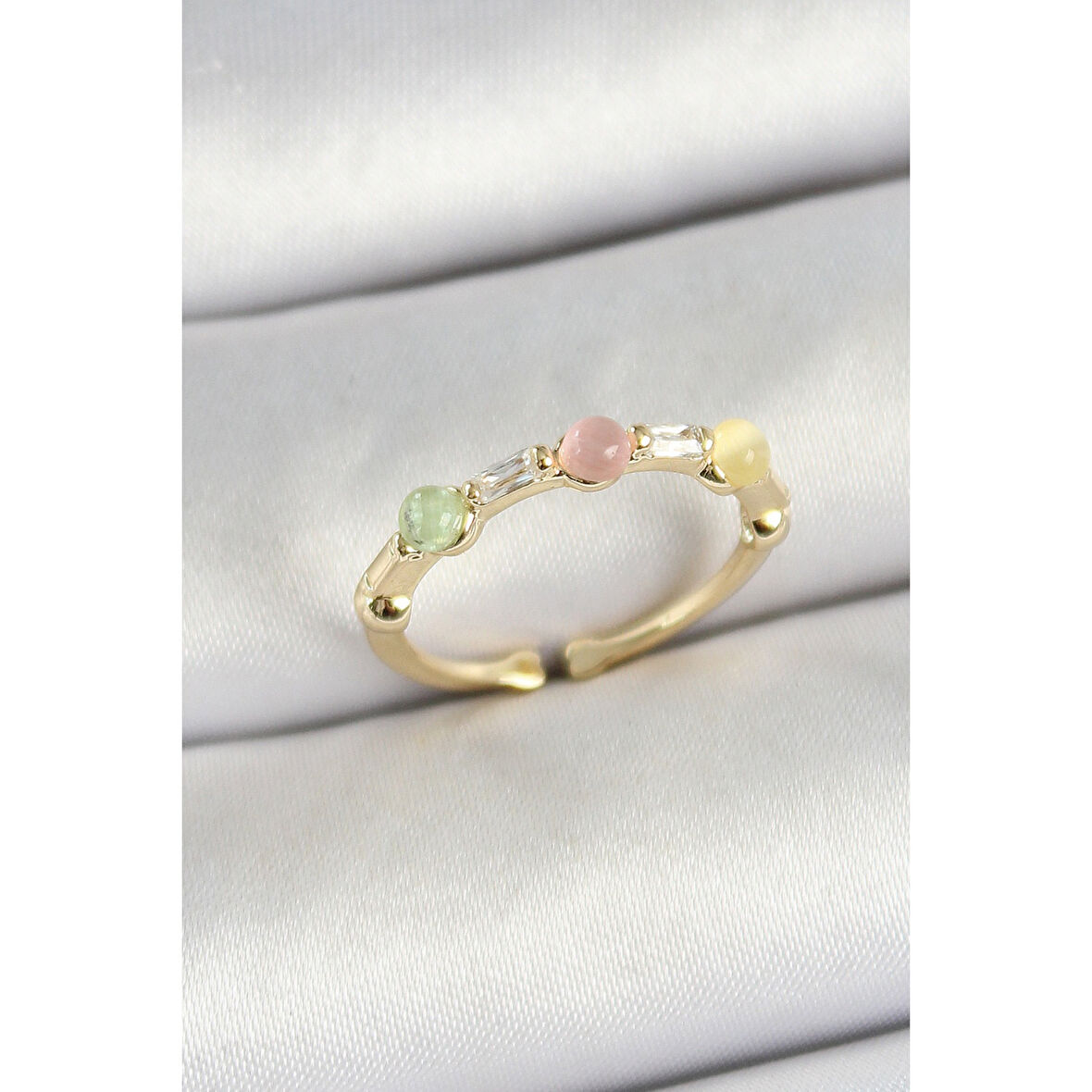 Pirinç Sıralı Boncuk Figürlü Zirkon Taşlı Gold Renk Ayarlanabilir Kadın Yüzük