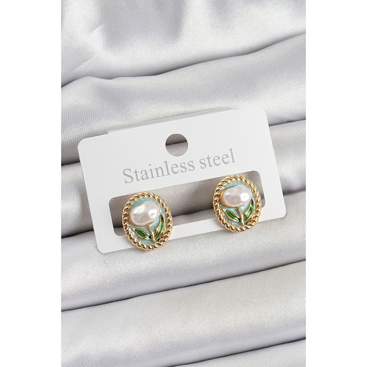 Pirinç Yeşil Mineli Lale Figürlü Sanatsal Portre Model Gold Renk Kadın Küpe