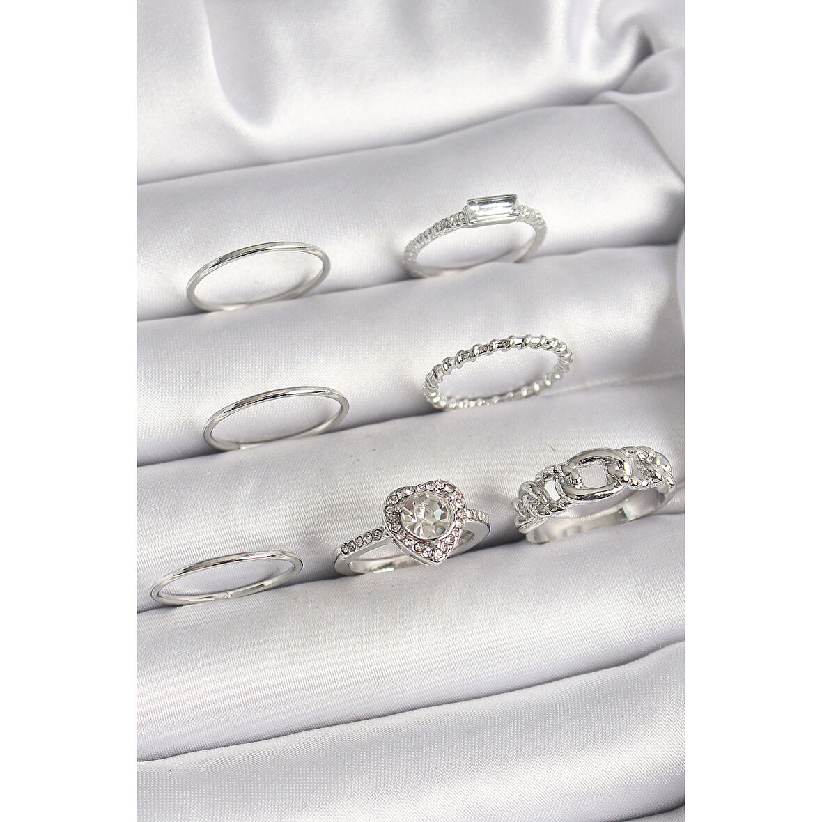 Pirinç Gümüş Renk Zirkon Taşlı Kalp Model Kadın Yüzük Kombini