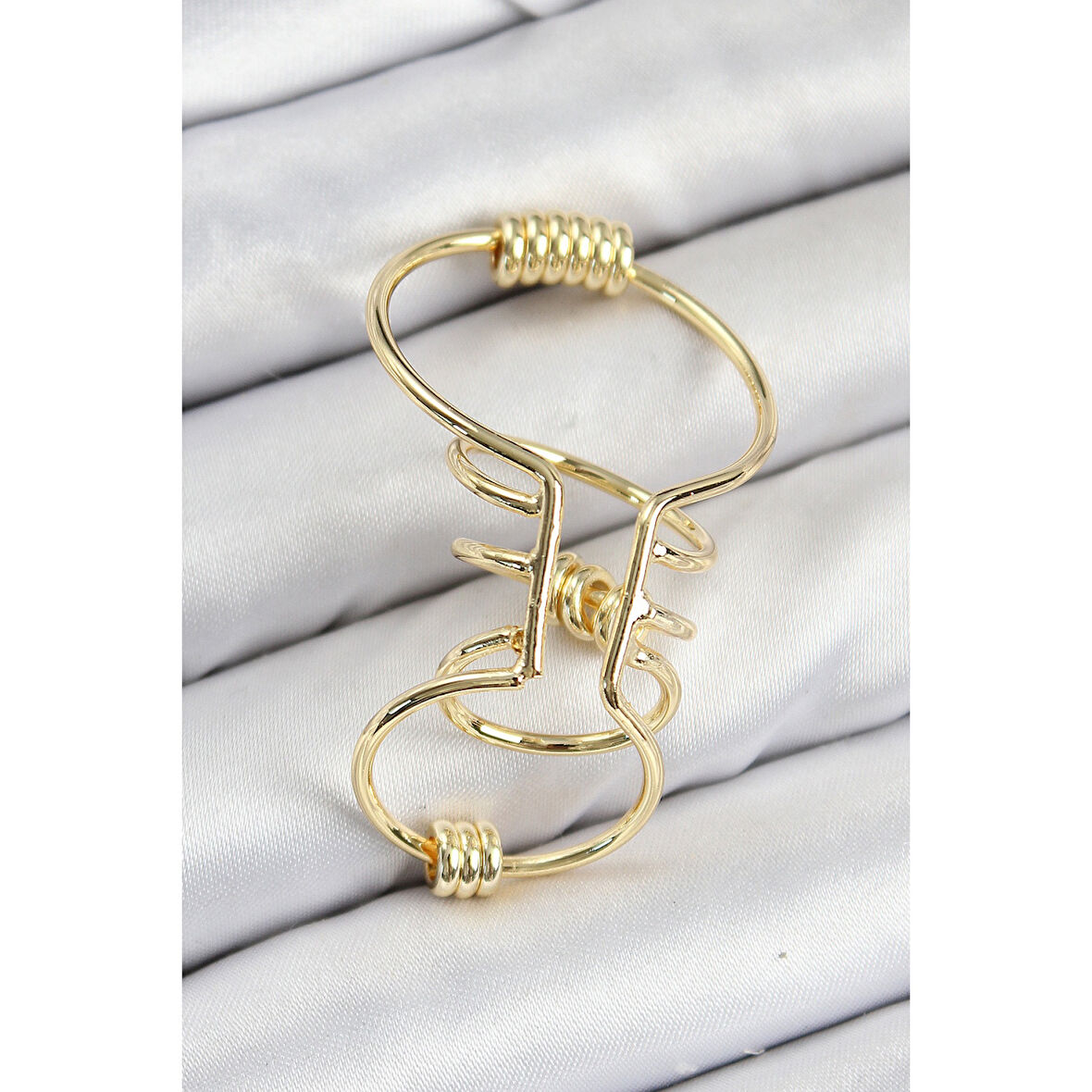 Pirinç Halkalı Model Gold Renk Kıkırdak Küpe