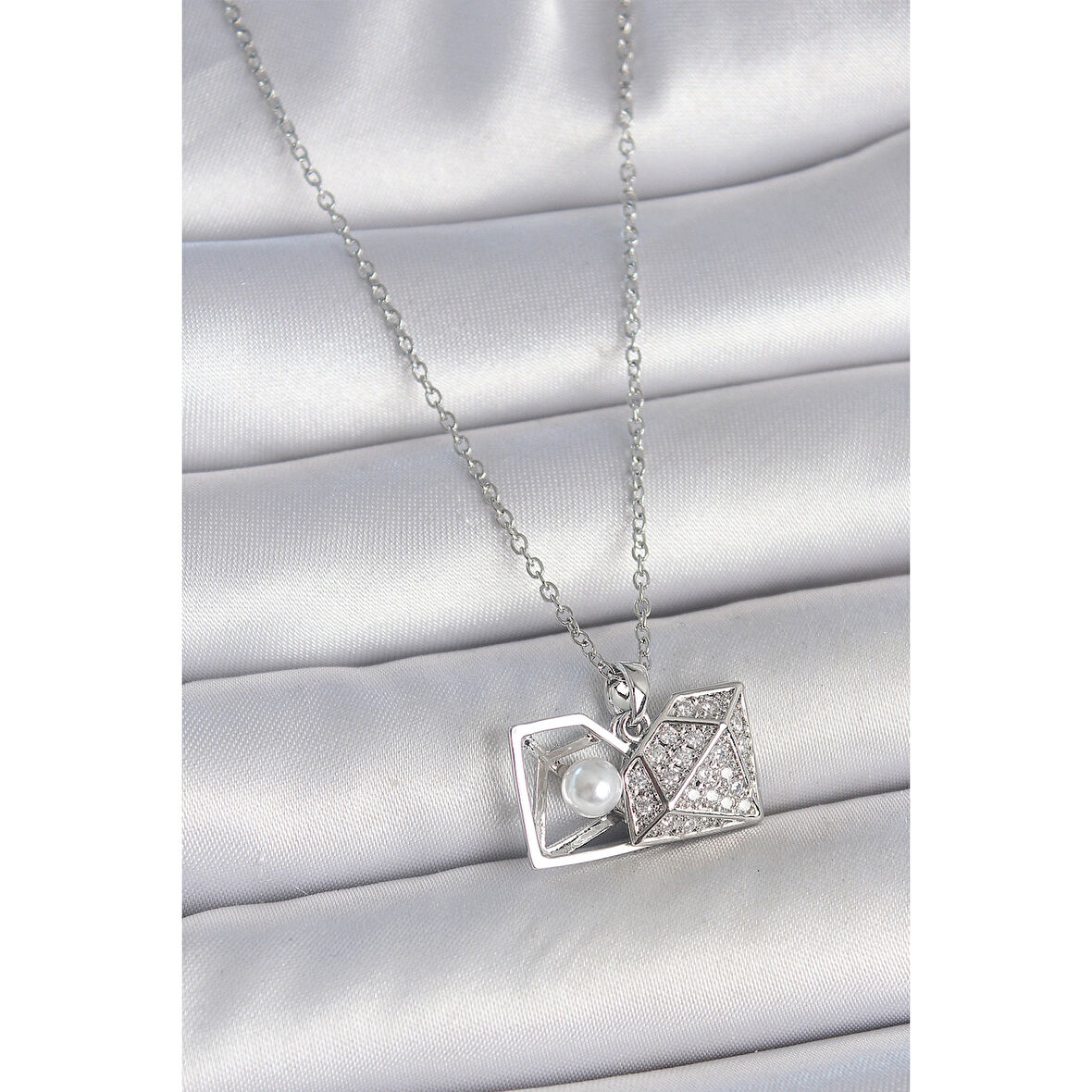 316L Çelik Gümüş Renk Zincir Zirkon Taşlı İncili Açılır Elmas Model Kadın Kolye