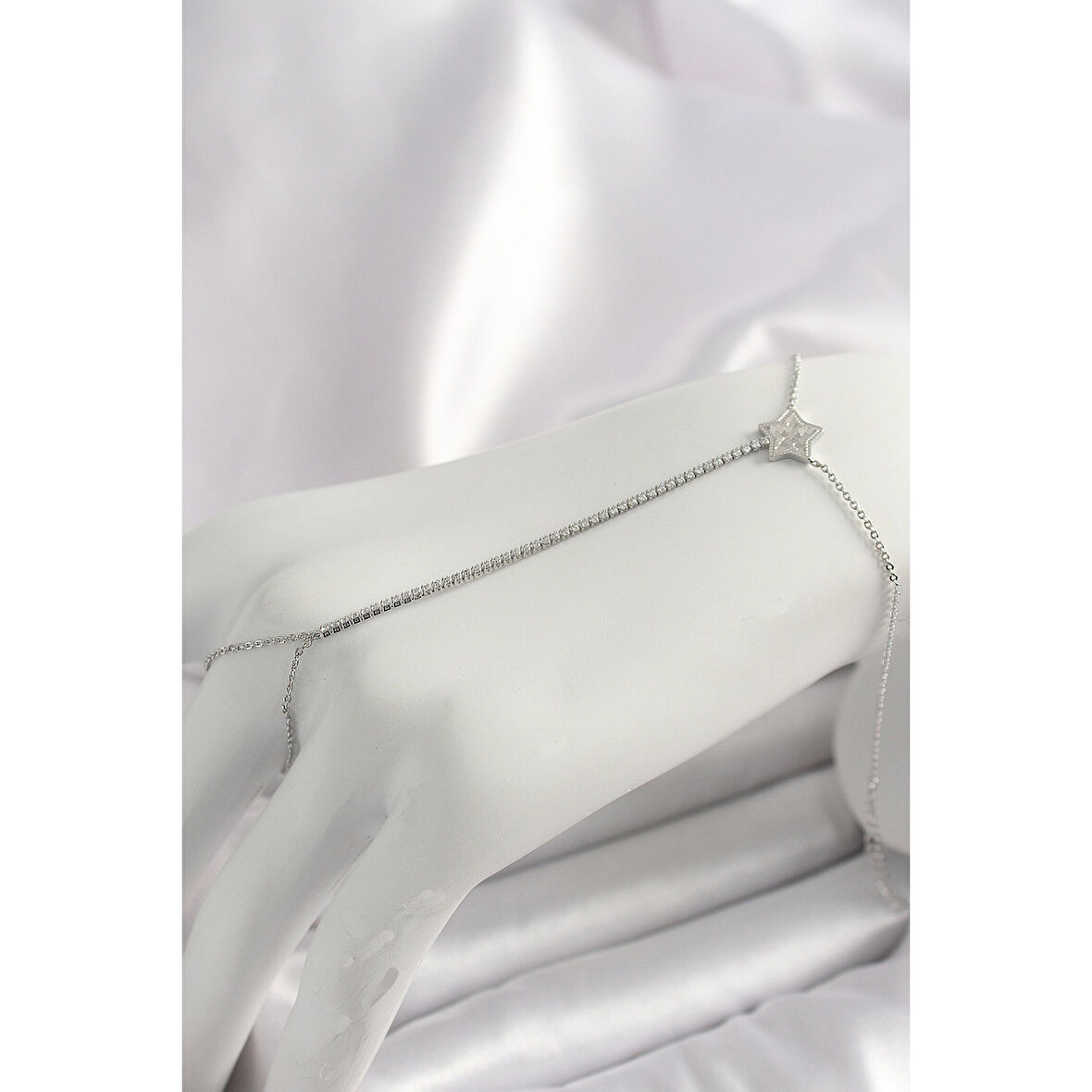 Pirinç Gümüş Renk Su Yolu Zirkon Taşlı Yıldız Model Kadın Şahmeran