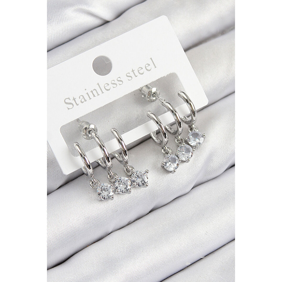 Pirinç Sallantılı Zirkon Taşlı Model Gümüş Renk Kadın Küpe