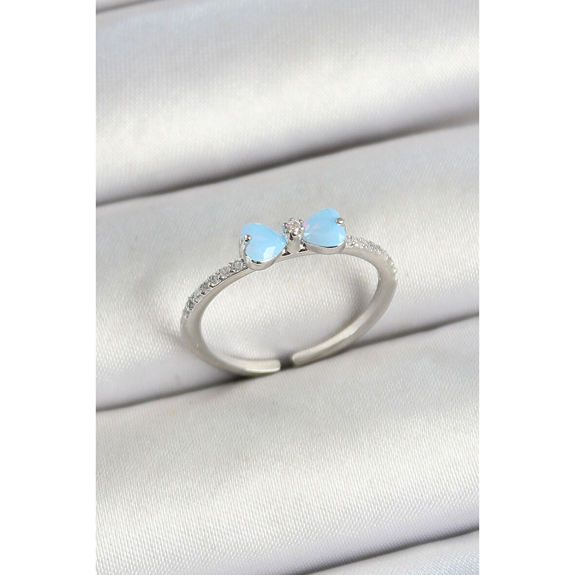 Pirinç Fiyonk Figürlü Zirkon Taşlı Gümüş Renk Ayarlanabilir Kadın Yüzük