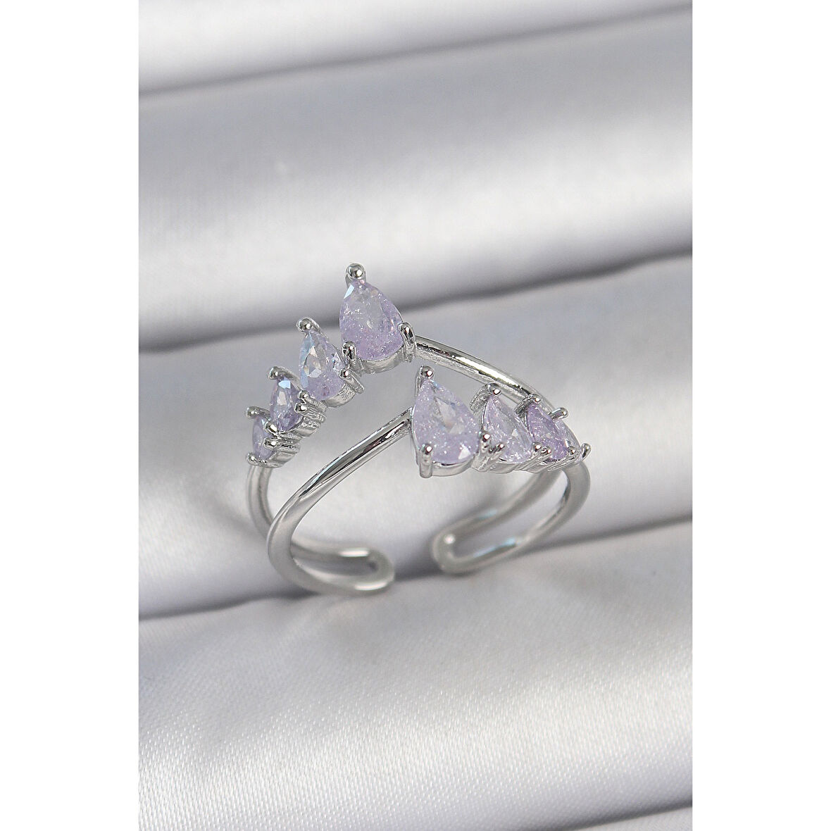 Pirinç Gümüş Renk Mor Damla Zirkon Taşlı Taç Model Kadın Yüzük