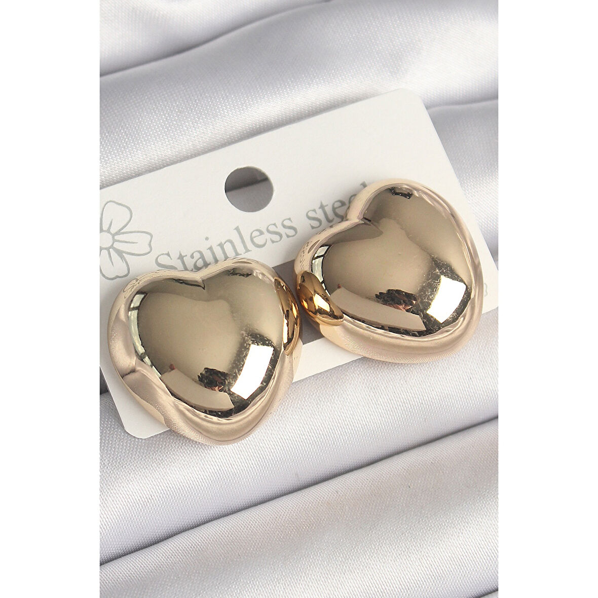 Pirinç Gold Renk Bombe Kalp Model Kadın Küpe