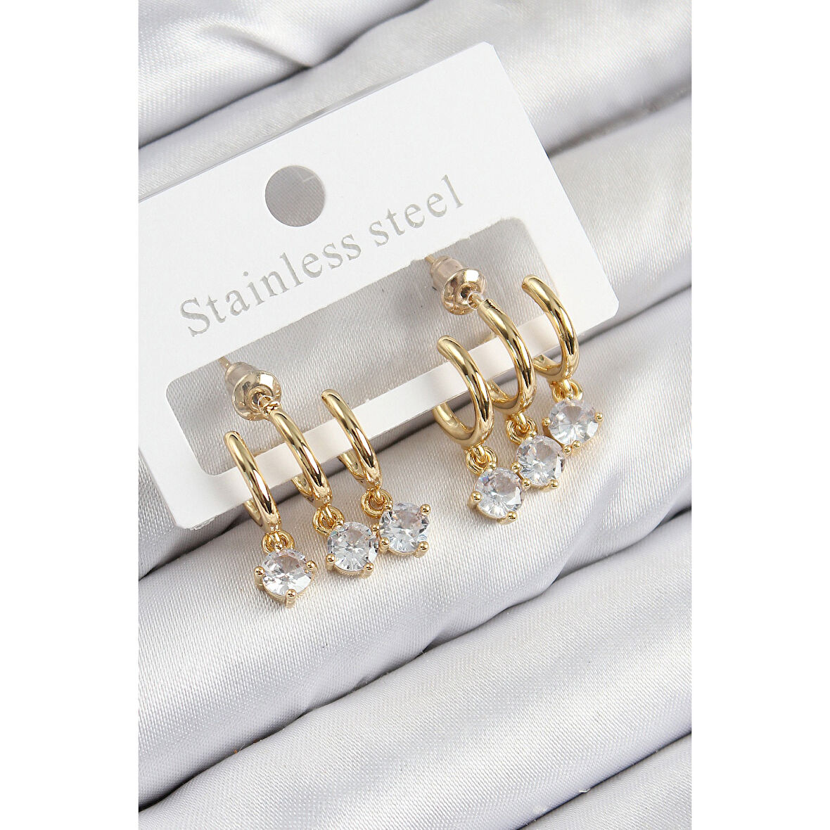 Pirinç Sallantılı Zirkon Taşlı Model Gold Renk Kadın Küpe