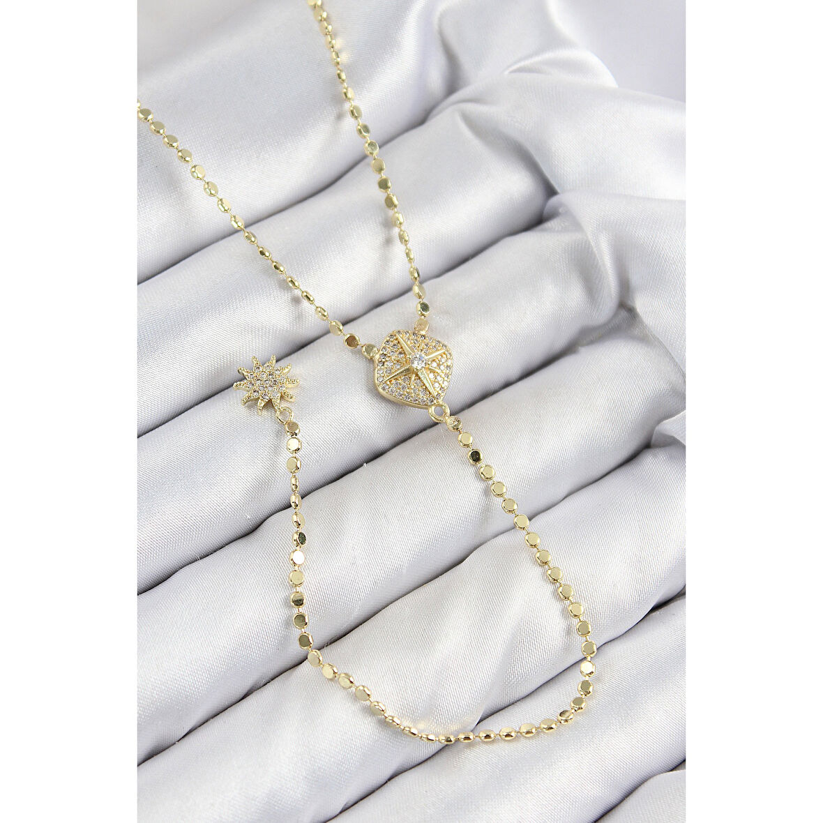 Pirinç Zirkon Taşlı Ezme Zincirli Madalyon Model Gold Renk Y Kolye