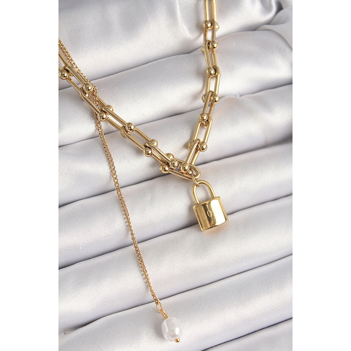 316L Çelik Gold Renk Tiffany Zincir Model Kilit Figür Sallantı İnci Detay Kadın Kolye