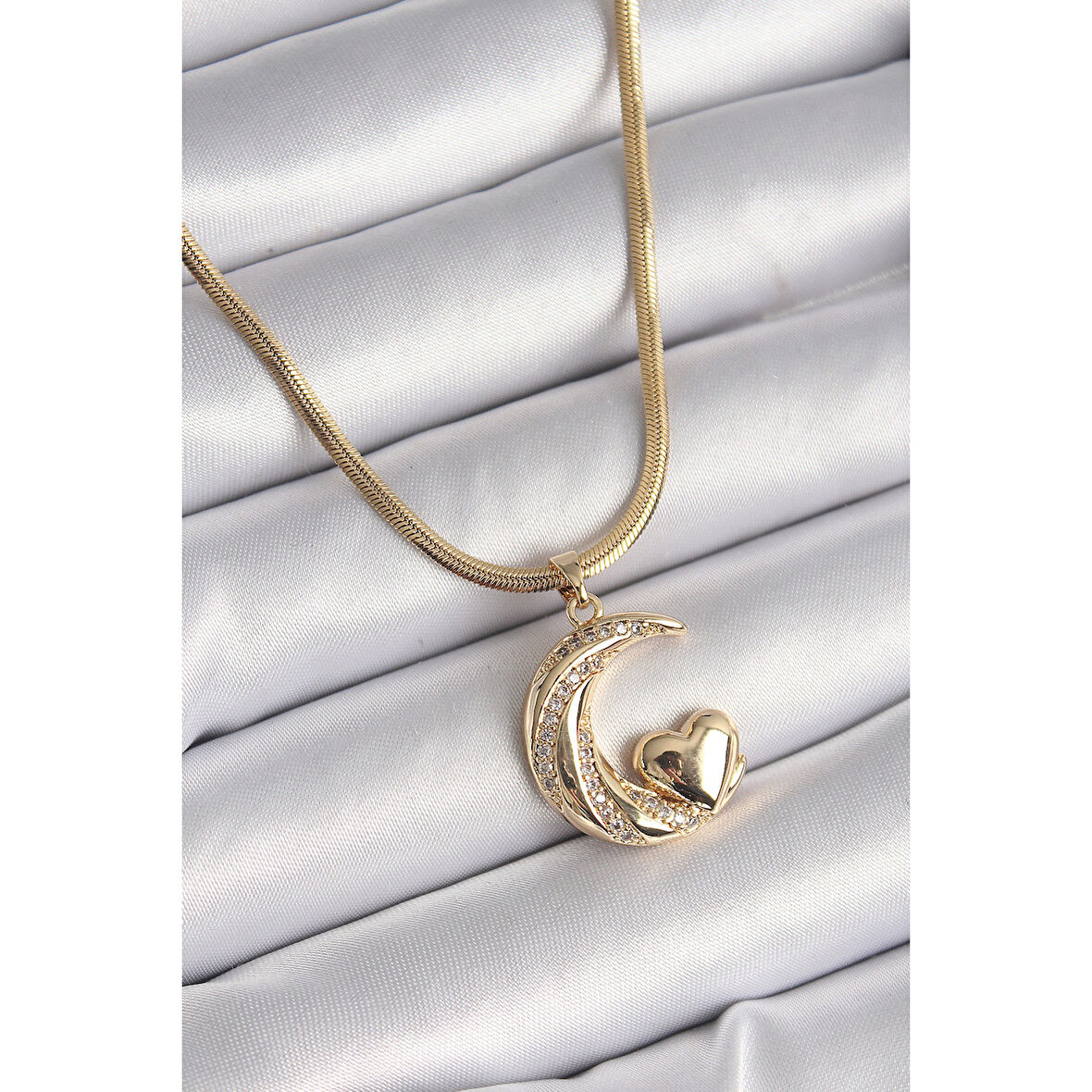 316L Çelik Gold Renk Çelik İtalyan Zincir Zirkon Taşlı Halil Figür Kalp Detay Kadın Kolye