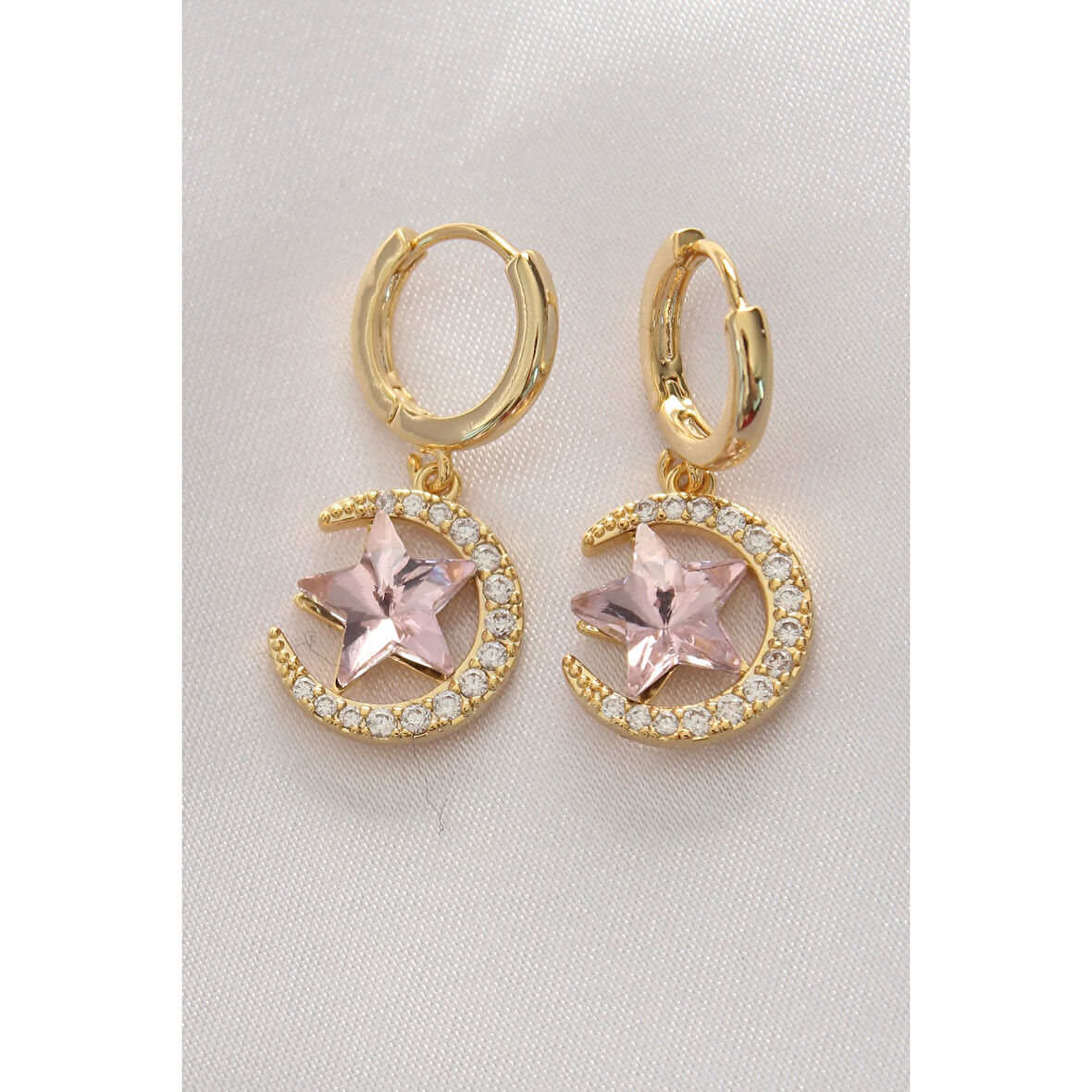 Pirinç Gold Renk Pembe Zirkon Taşlı Yıldız Detay Ay Küpe