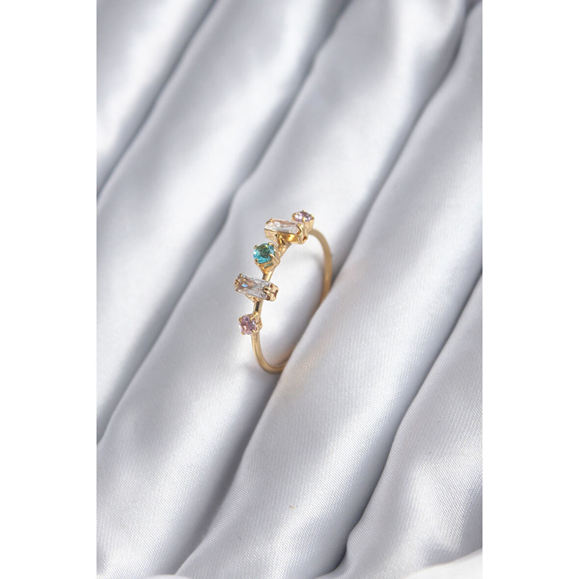 Gold Renk Zirkon Taşlı Renkli Zirkon Taşlı Kadın Yüzük