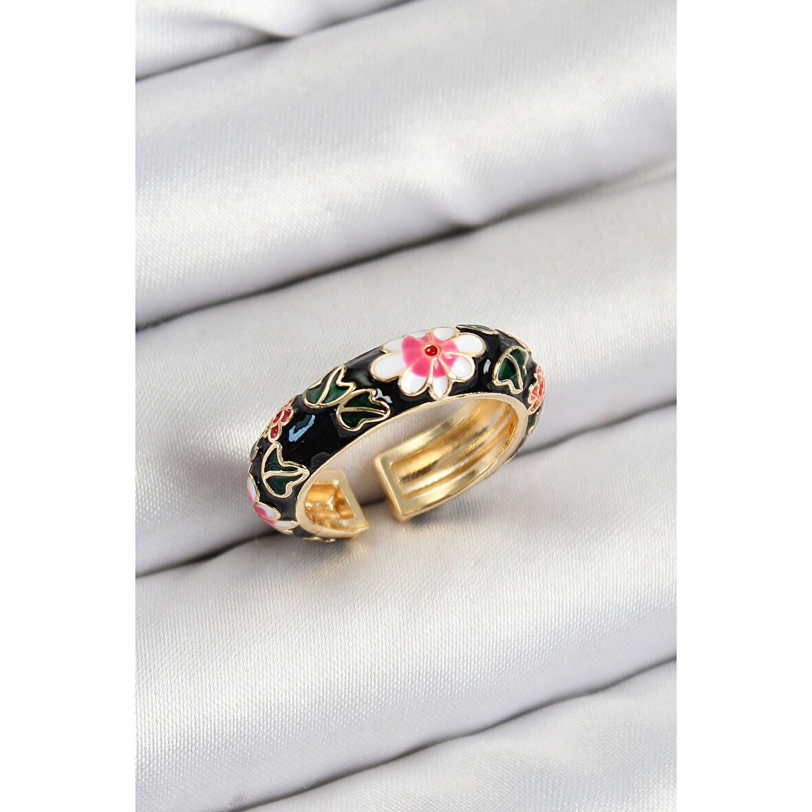 Pirinç Siyah Mineli Çiçek Motifli Gold Renk Ayarlanabilir Kadın Yüzük