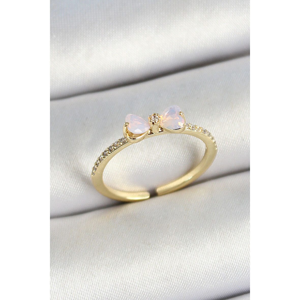 Pirinç Fiyonk Figürlü Zirkon Taşlı Gold Renk Ayarlanabilir Kadın Yüzük