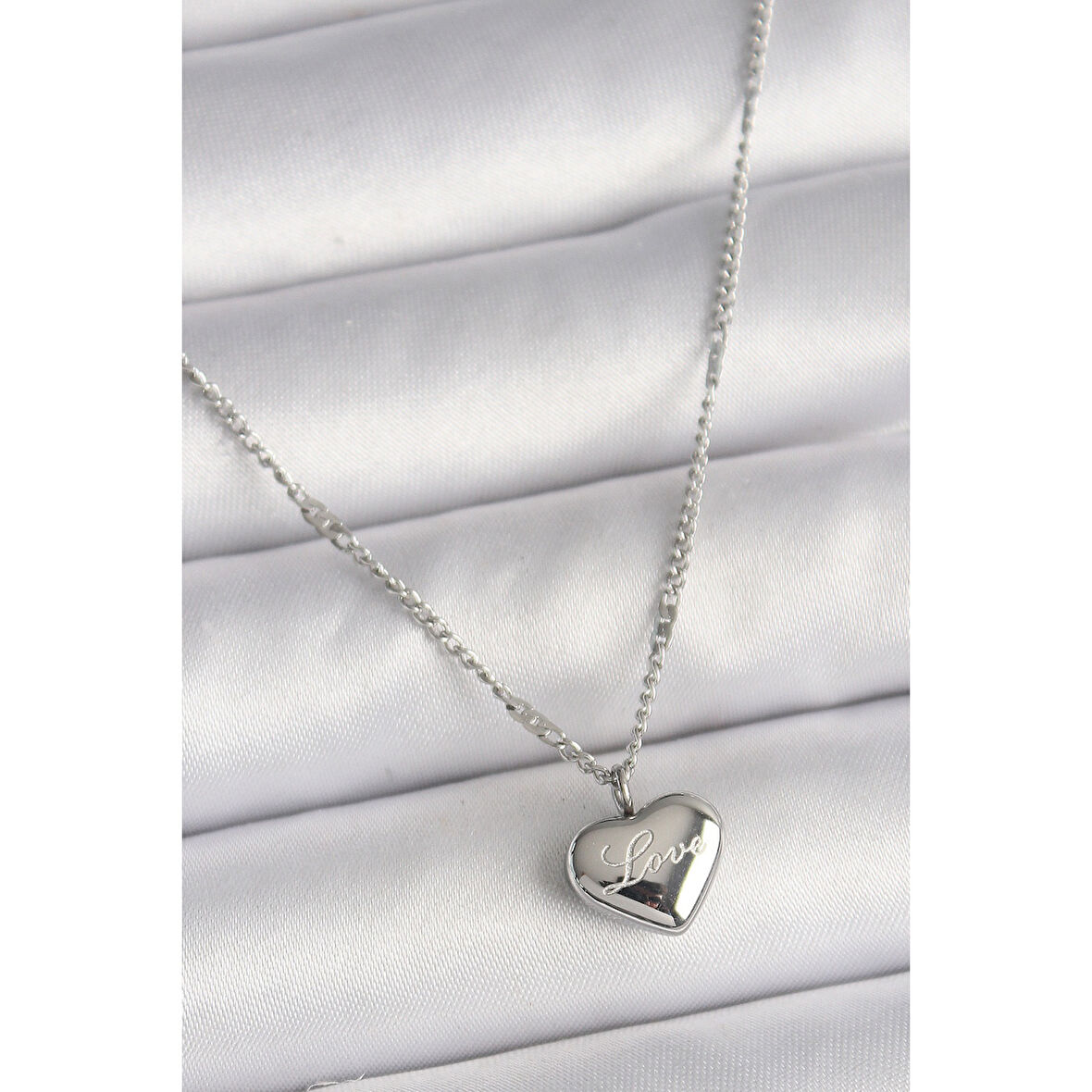 316L Çelik Gümüş Renk Zincir Love İşleme Kalp Figür Kadın Kolye