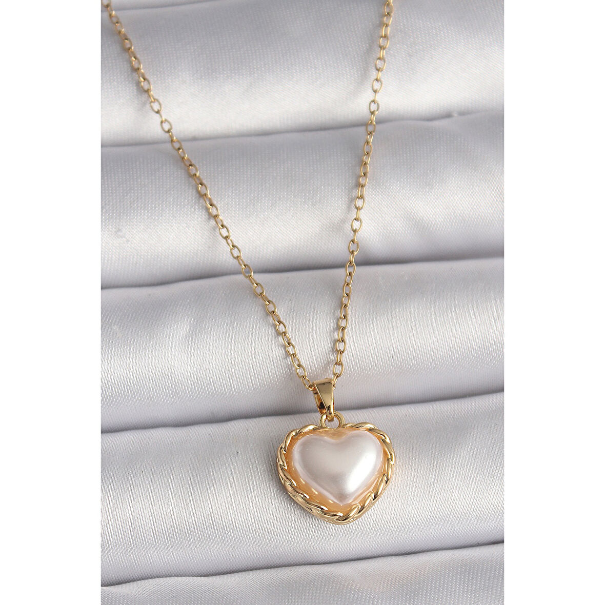 316L Çelik Gold Renk Zincir 3D İnci Kalp Model Kadın Kolye