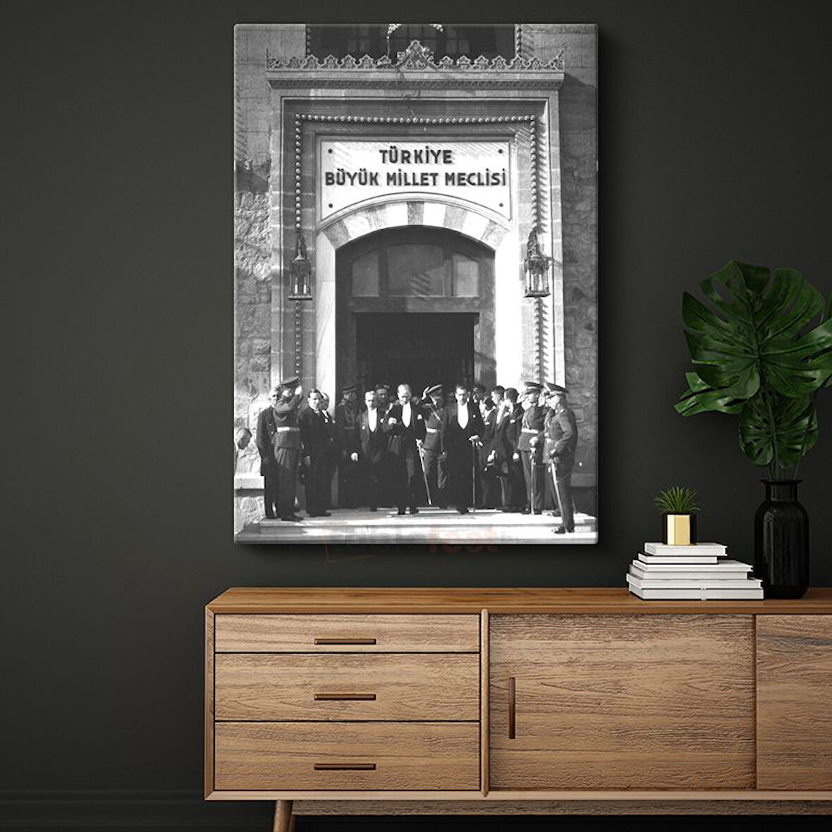 Meclis Kapısında Atatürk - Tarihi Fotoğraf Kanvas Tablo