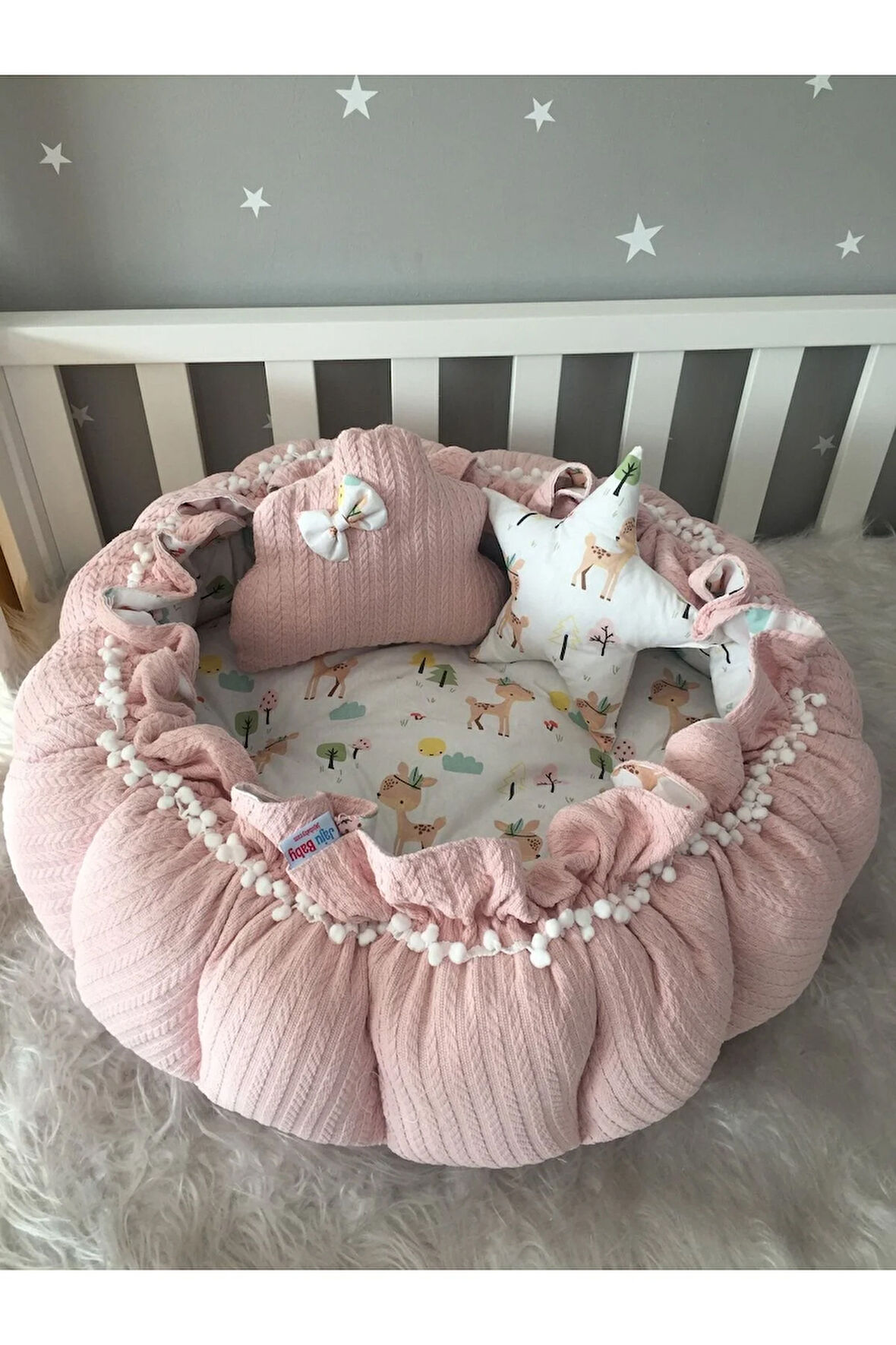 Pembe Örgü Ve Geyik Desen Kombinli Tasarım Açılır - Kapanır Oyun Minderi Babynest Bebek Yuvası