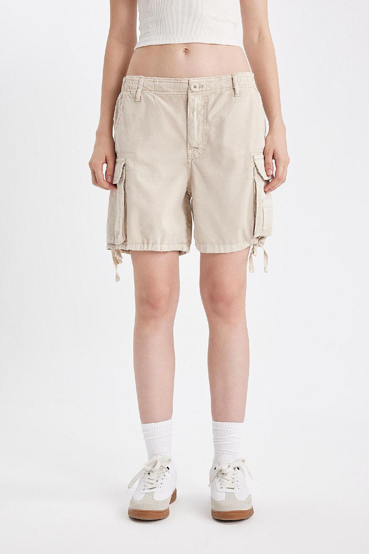 DeFacto Coool Regular Fit Normal Bel Kısa Paça Gabardin Şort D1006AX24SMBG155