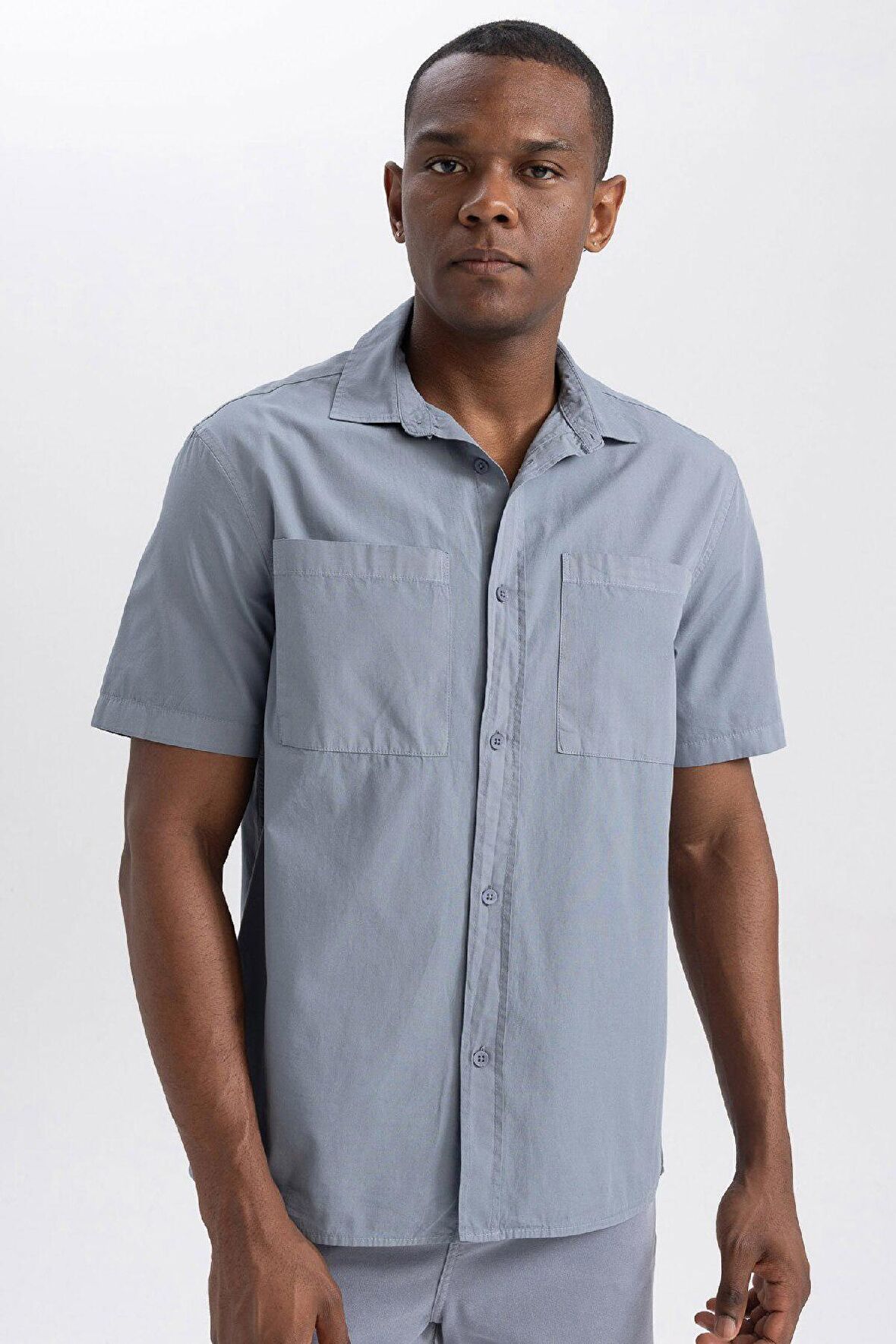 DeFacto Relax Fit Pamuklu Kısa Kollu Gömlek B0833AX23HSGR489