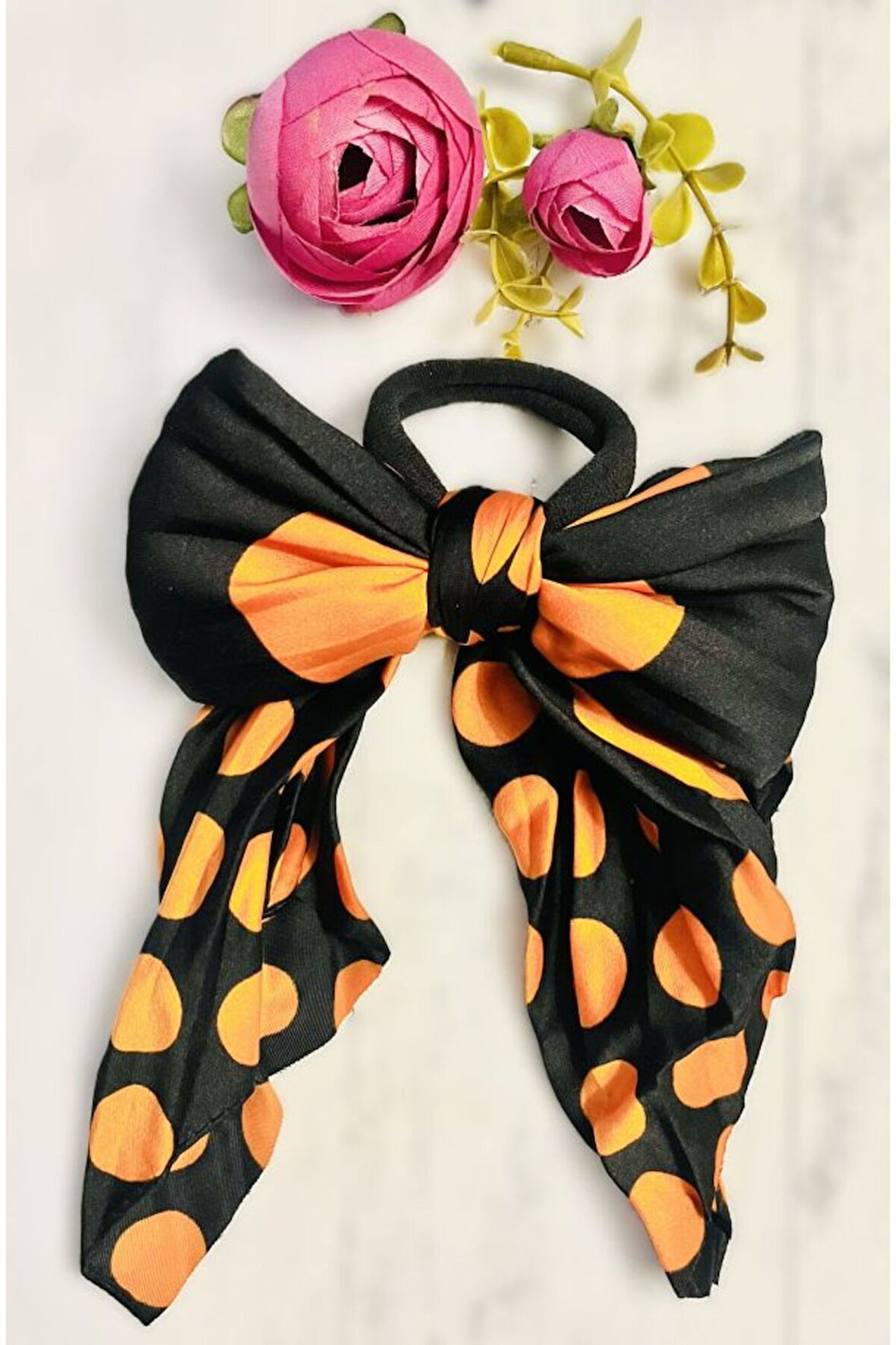 Puantiyeli Saten Fiyonklu Lastik Toka