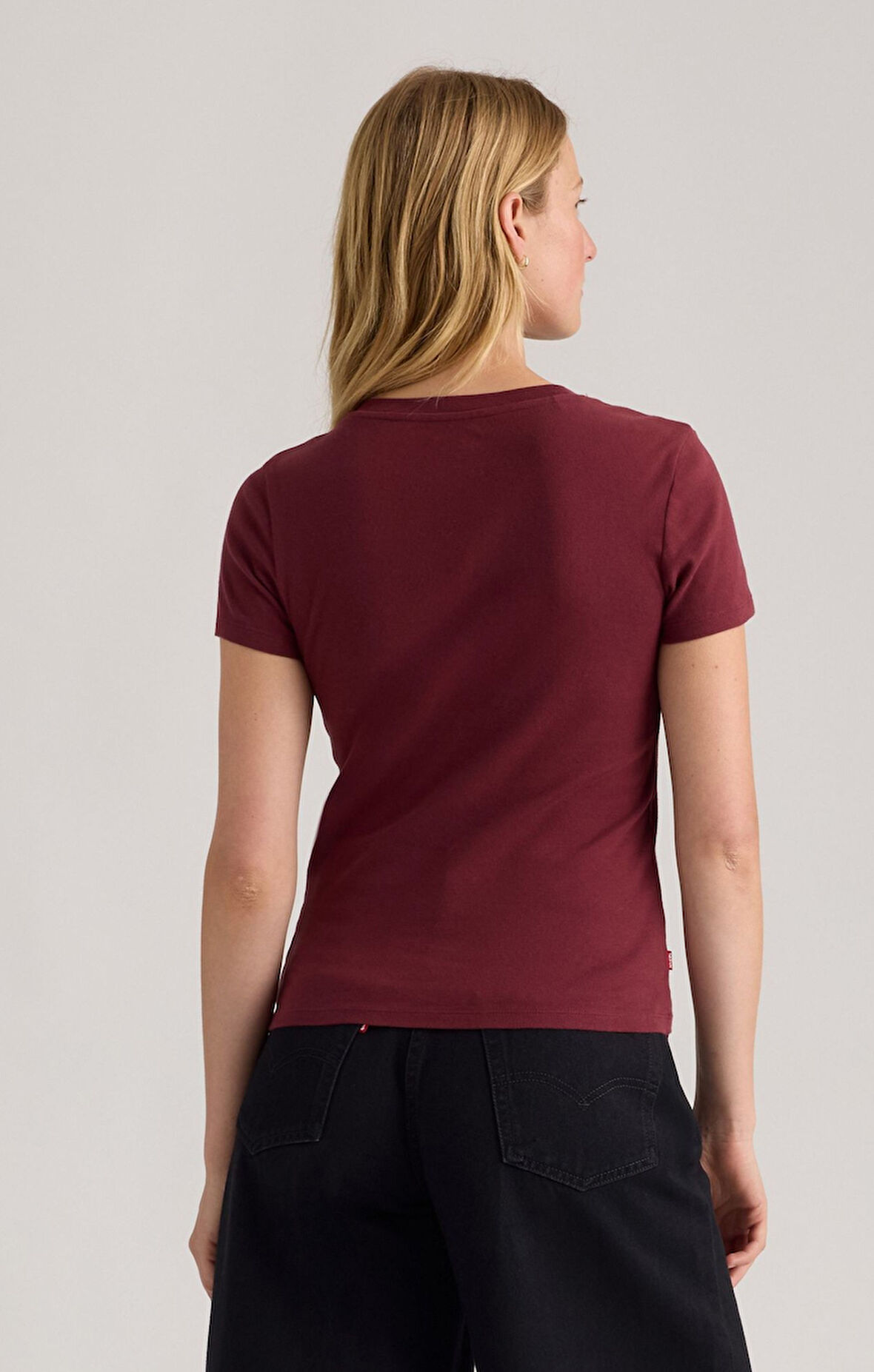 KADIN KIRMIZI TAŞ DETAYLI BİSİKLET YAKA T-SHİRT A2226-0116