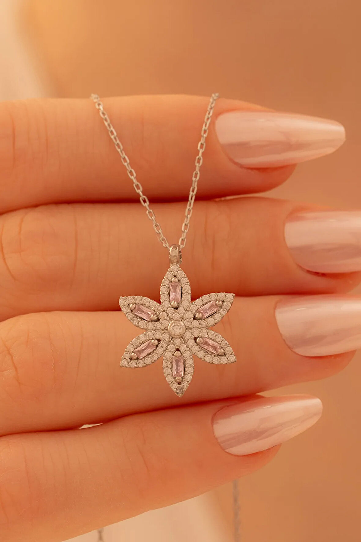 Kadın Gümüş Kolye - Sevgililer Günü - Hediye - Zirkon Taşlı Mor Çiçek Motifli Kadın Kolye