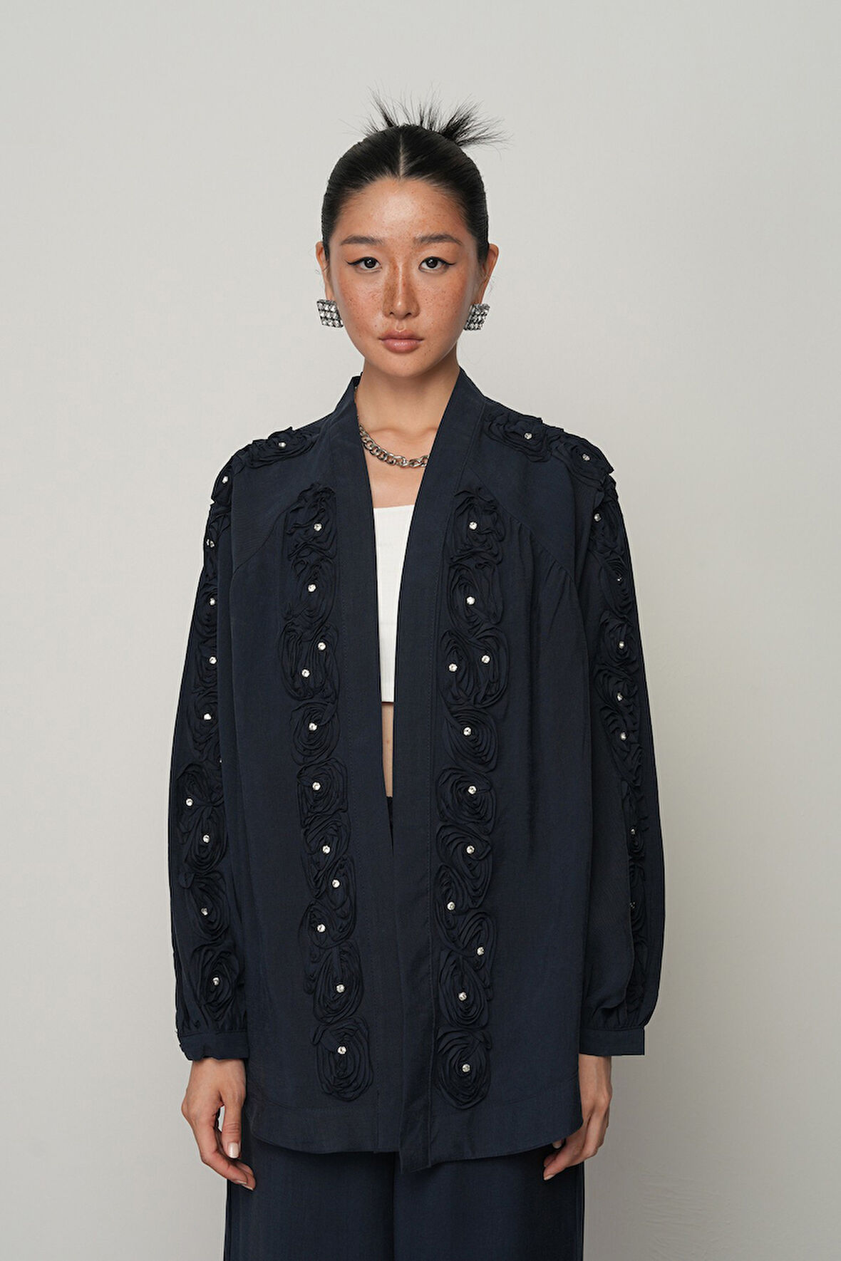 Kadın Şerit Gül ve Taş Detaylı Düz Oversize Kimono